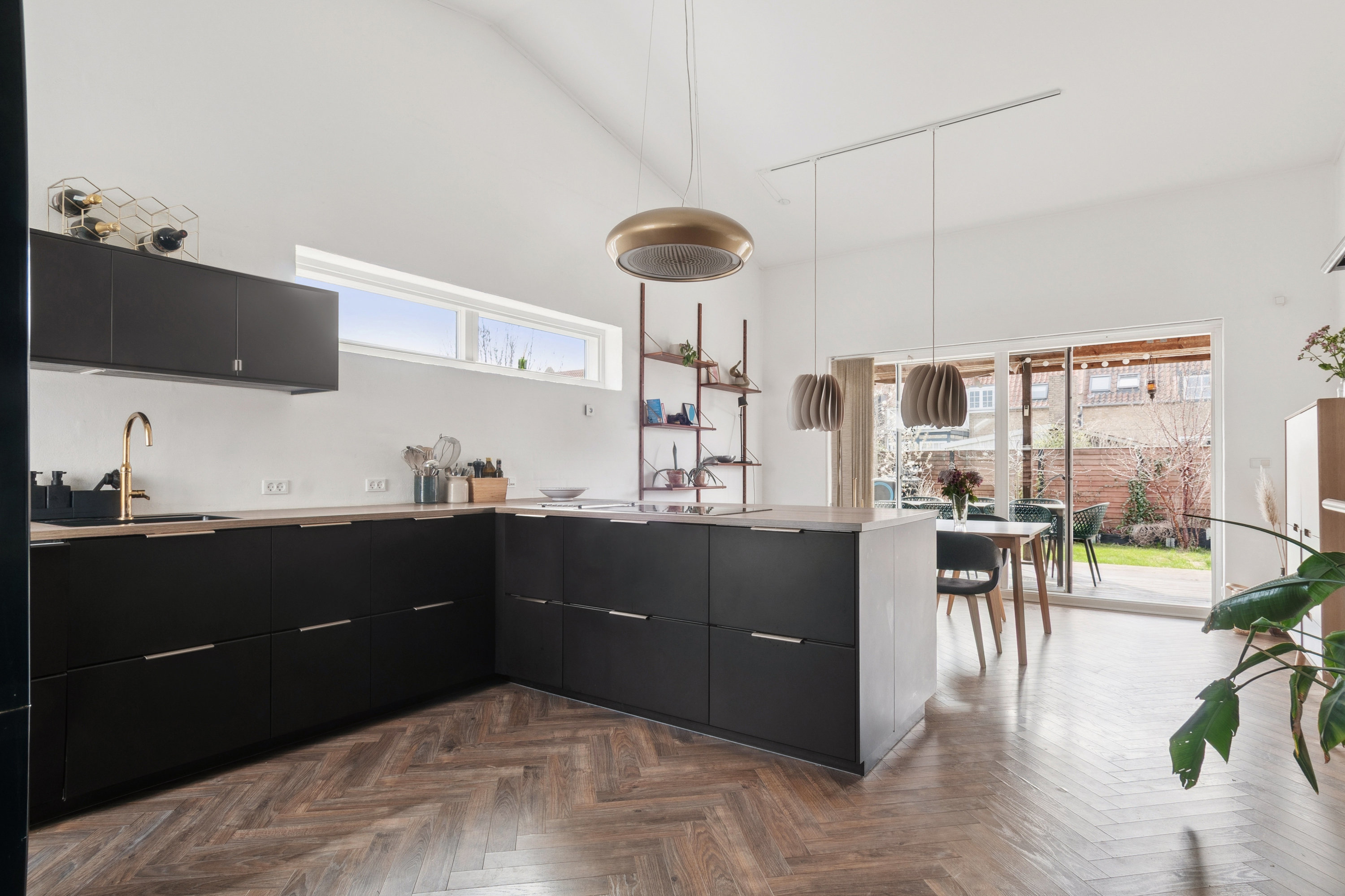 Fremhævet køkken billede i fuldskærmstilstand. Billede af Banevænget 9, 2770 Kastrup