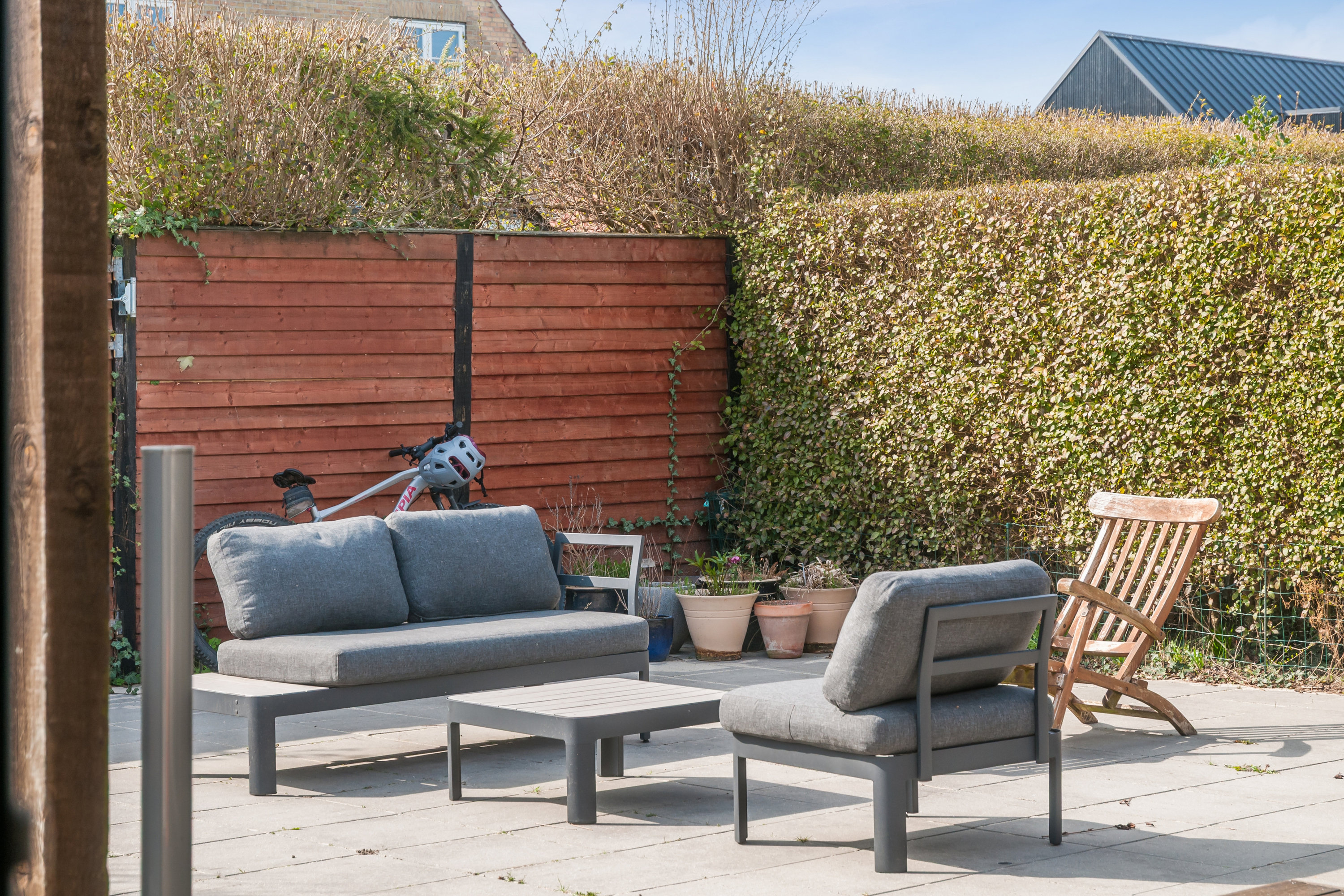 Fremhævet terrasse billede i fuldskærmstilstand. Billede af Banevænget 9, 2770 Kastrup