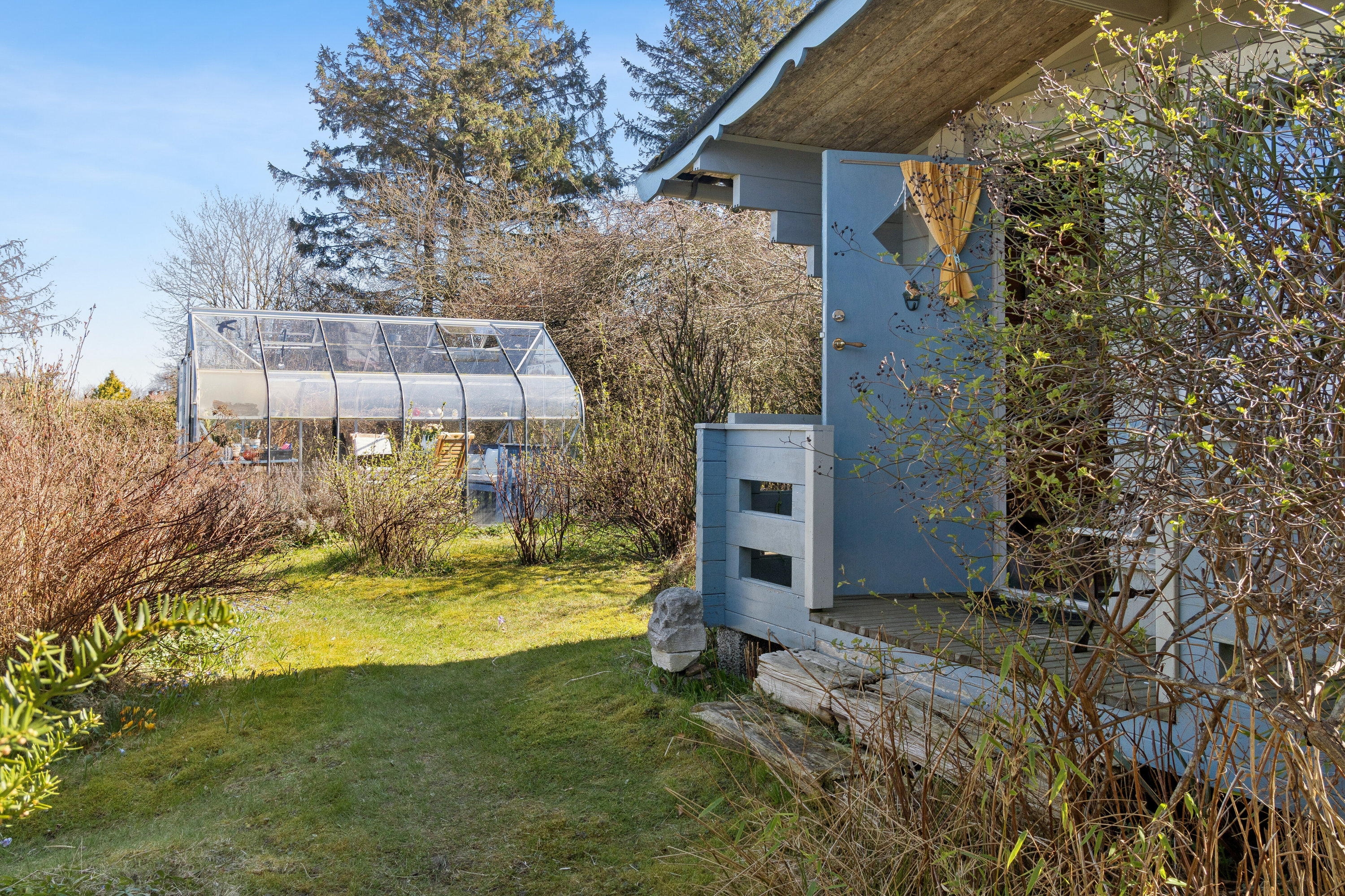 Fremhævet set fra haven billede i fuldskærmstilstand. Billede af Slåenvangen 11, Munkerup, 3120 Dronningmølle