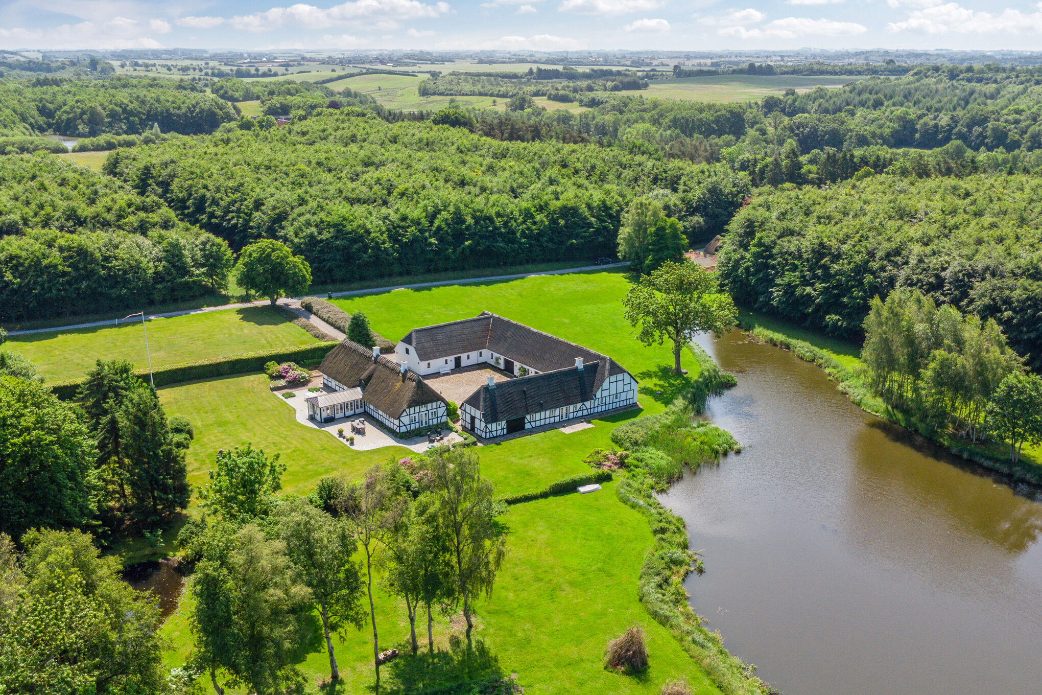 Fremhævet  billede i fuldskærmstilstand. Billede af Bjergevej 16, Faurskov, 5560 Aarup