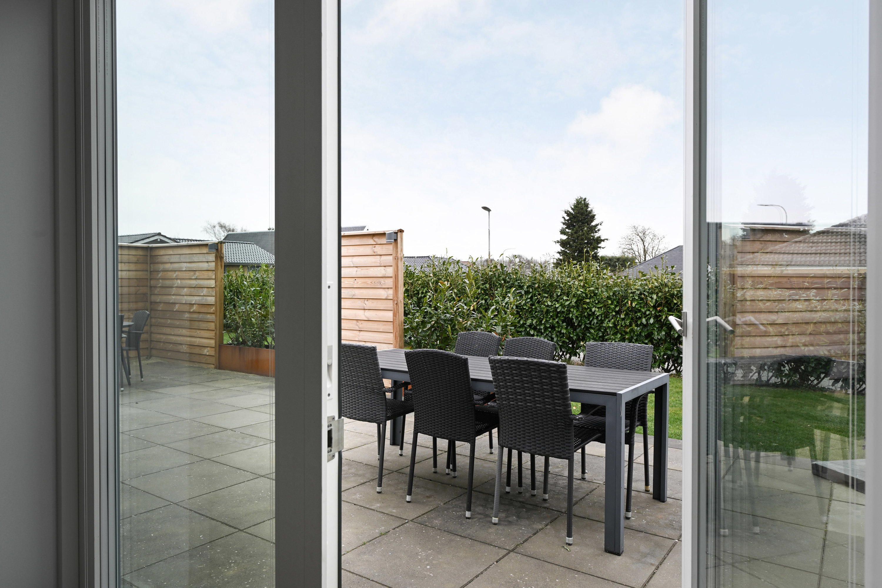 Fremhævet terrasse billede i fuldskærmstilstand. Billede af Solvangen 33, 6715 Esbjerg N