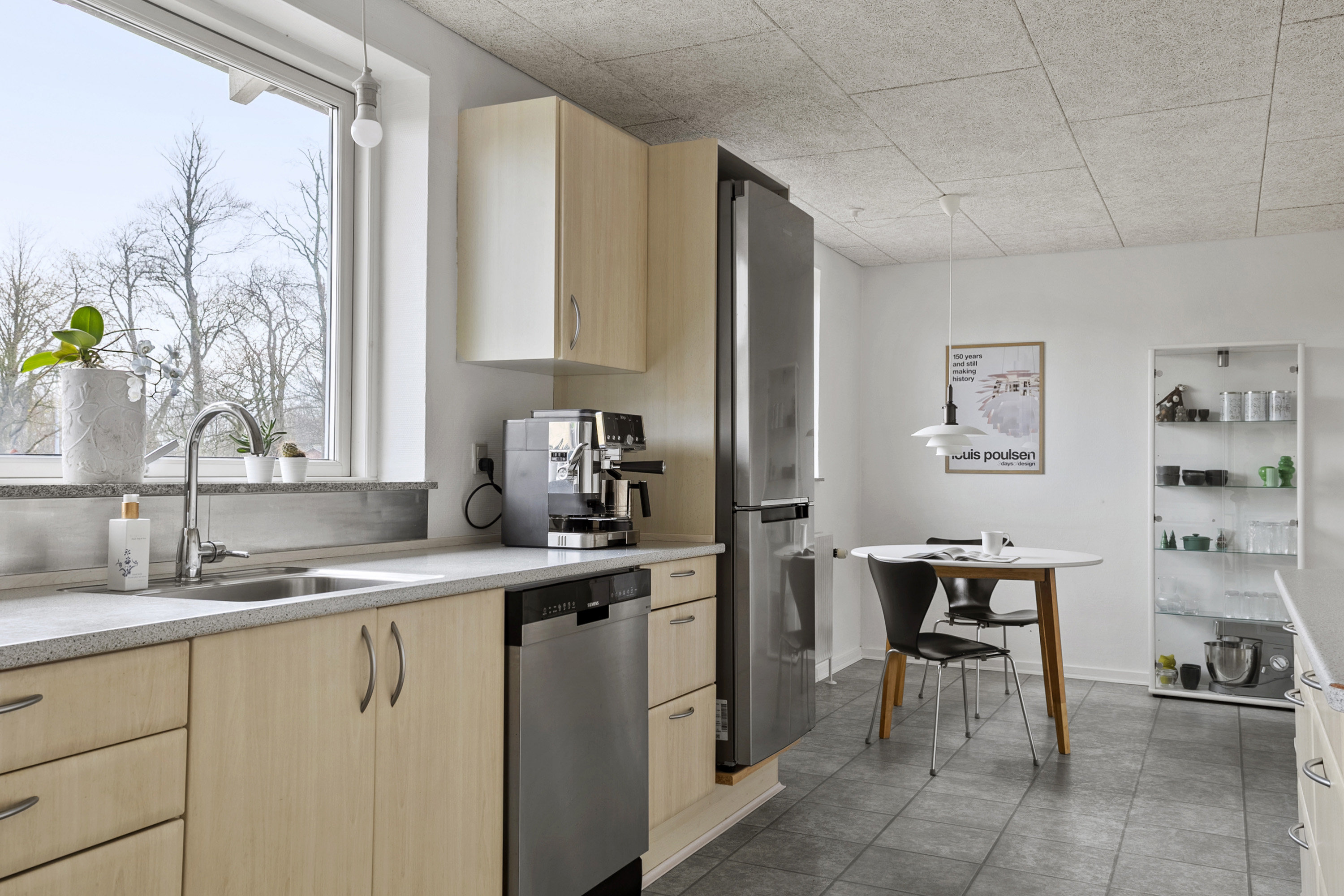 Fremhævet køkken billede i fuldskærmstilstand. Billede af Skravevej 2, Københoved, 6630 Rødding