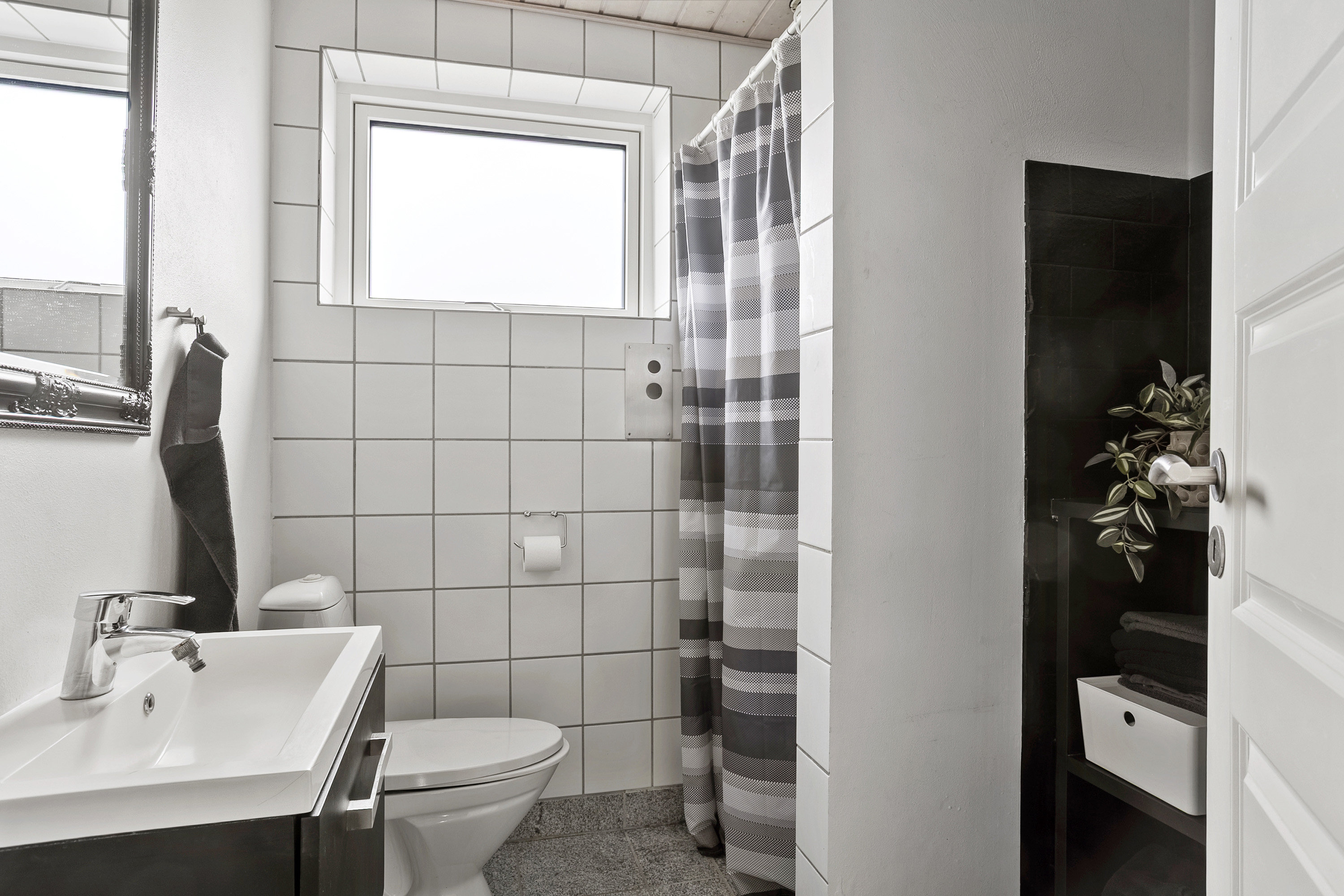 Fremhævet badeværelse billede i fuldskærmstilstand. Billede af Skravevej 2, Københoved, 6630 Rødding