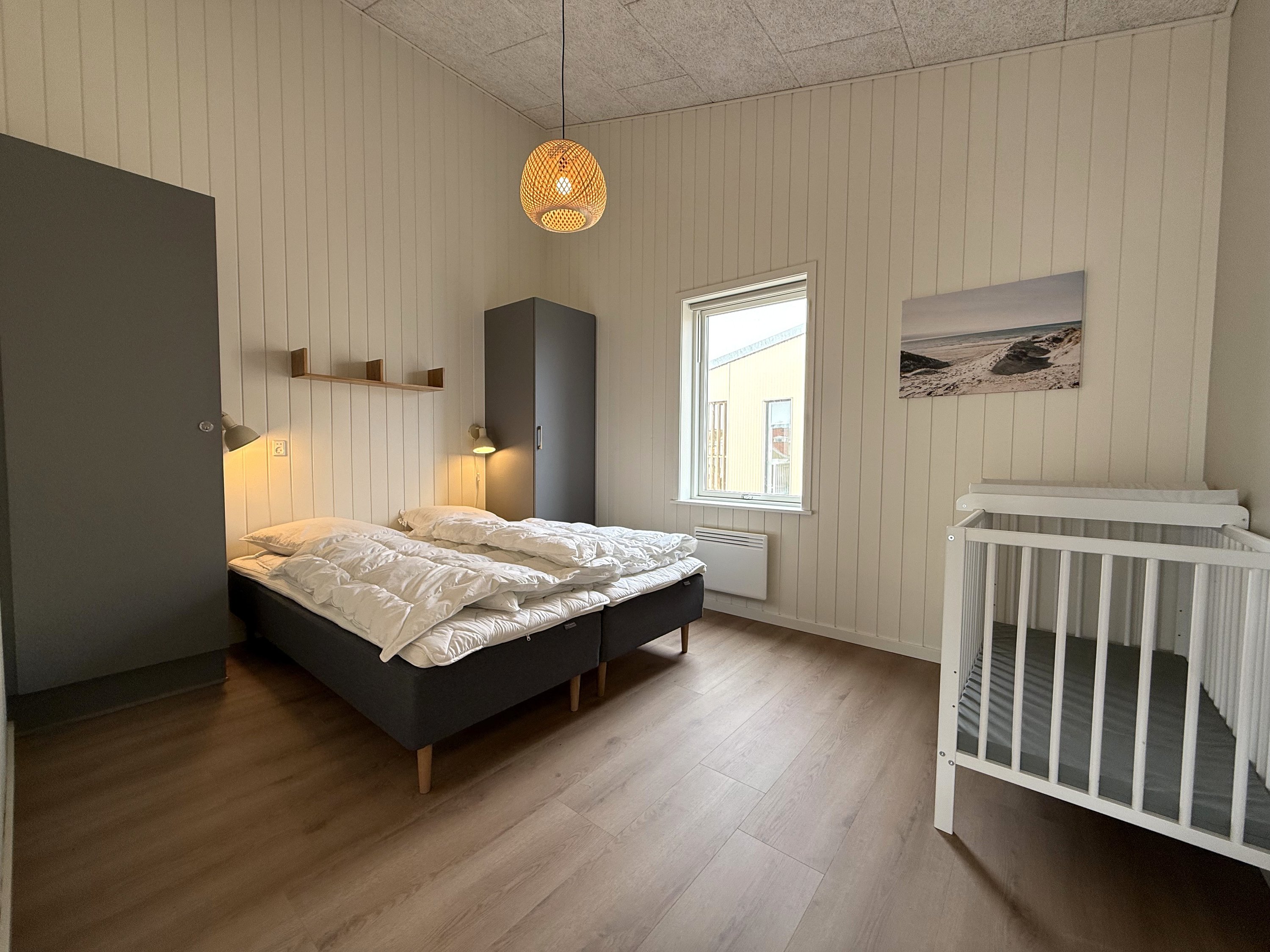 Fremhævet  billede i fuldskærmstilstand. Billede af Strandbyen 58A, 1. th., Søndervig, 6950 Ringkøbing