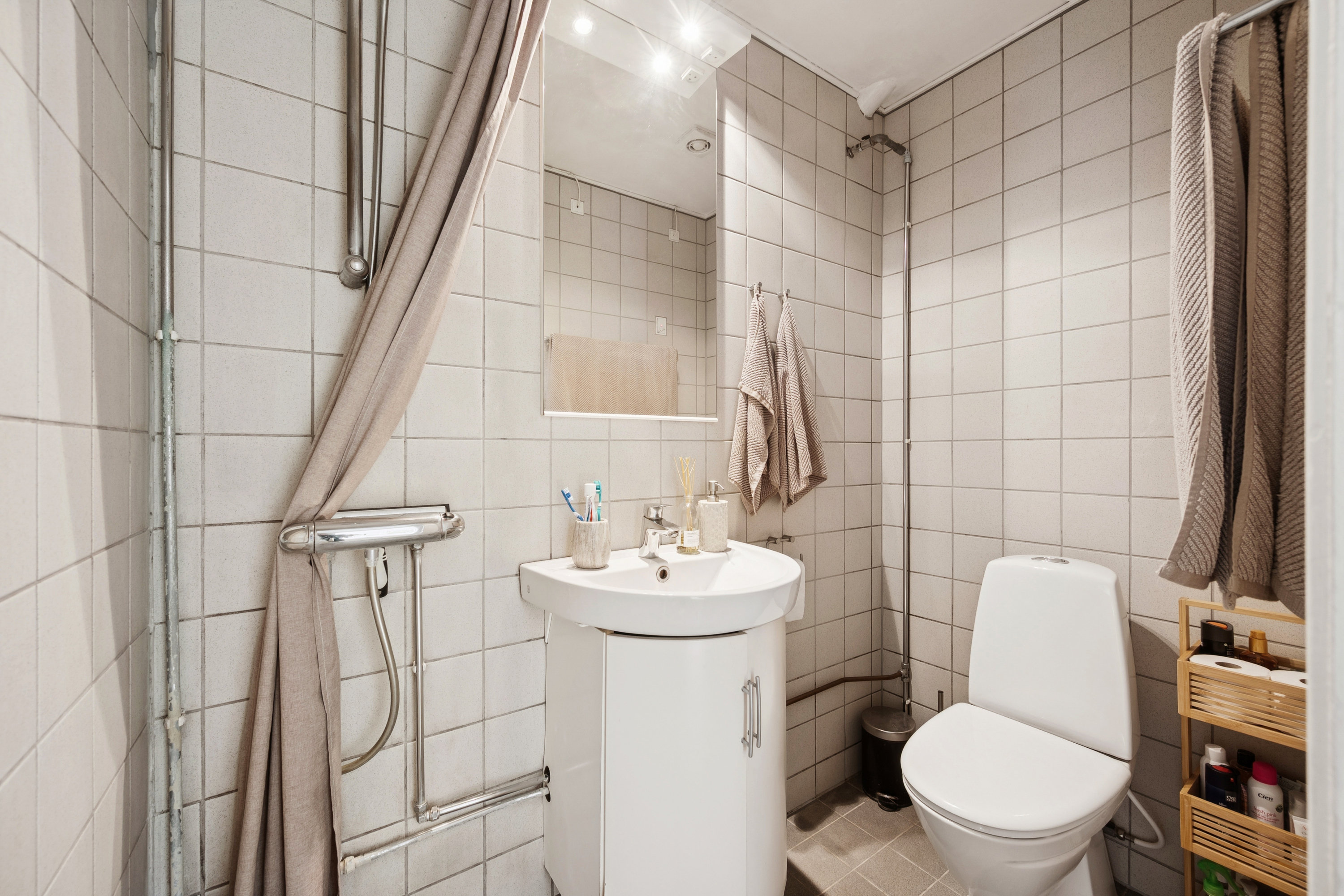 Fremhævet badeværelse billede i fuldskærmstilstand. Billede af Vigerslevvej 281B, st.. th., 2500 Valby