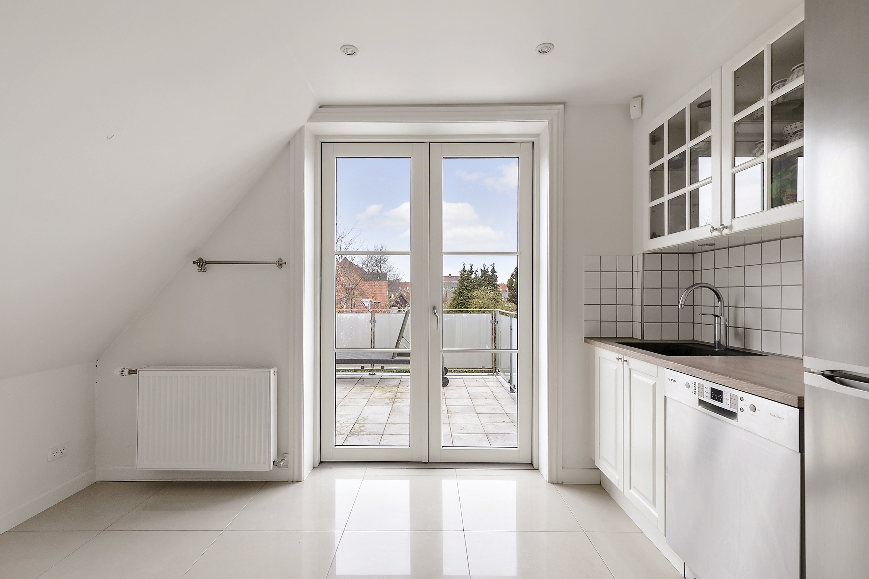 Fremhævet køkken billede i fuldskærmstilstand. Billede af Hjallesevej 37, 5000 Odense C