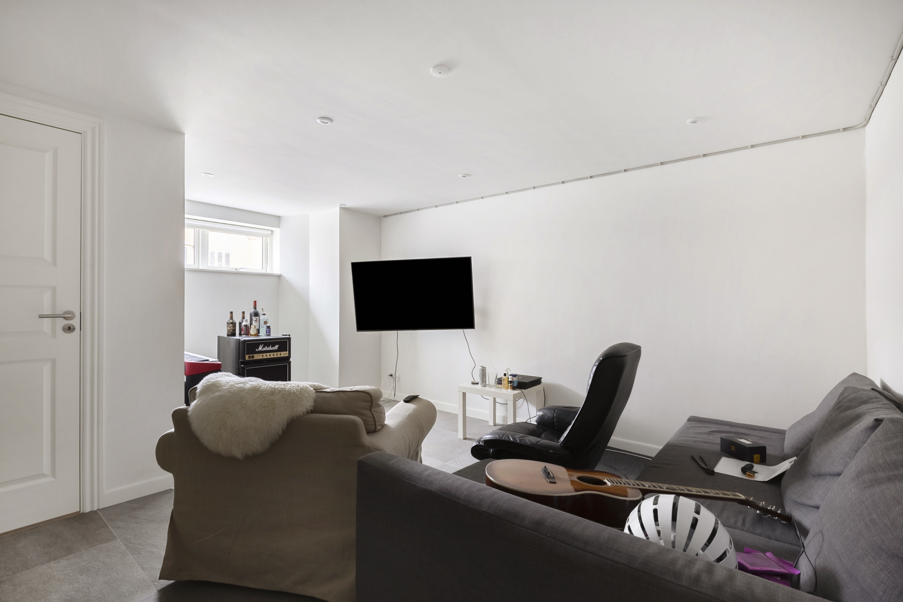 Fremhævet stue billede i fuldskærmstilstand. Billede af Hjallesevej 37, 5000 Odense C