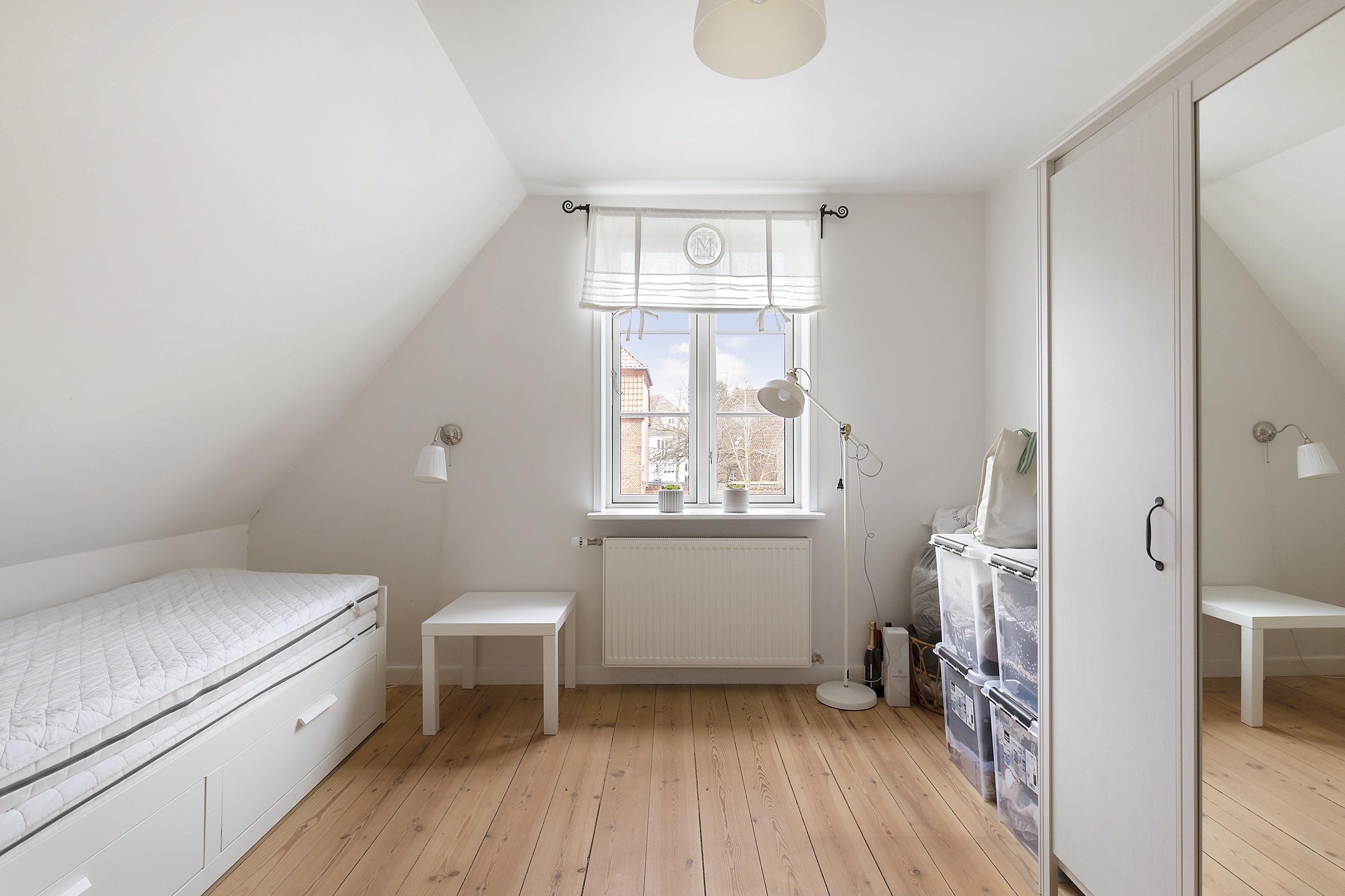 Fremhævet soveværelse billede i fuldskærmstilstand. Billede af Hjallesevej 37, 5000 Odense C