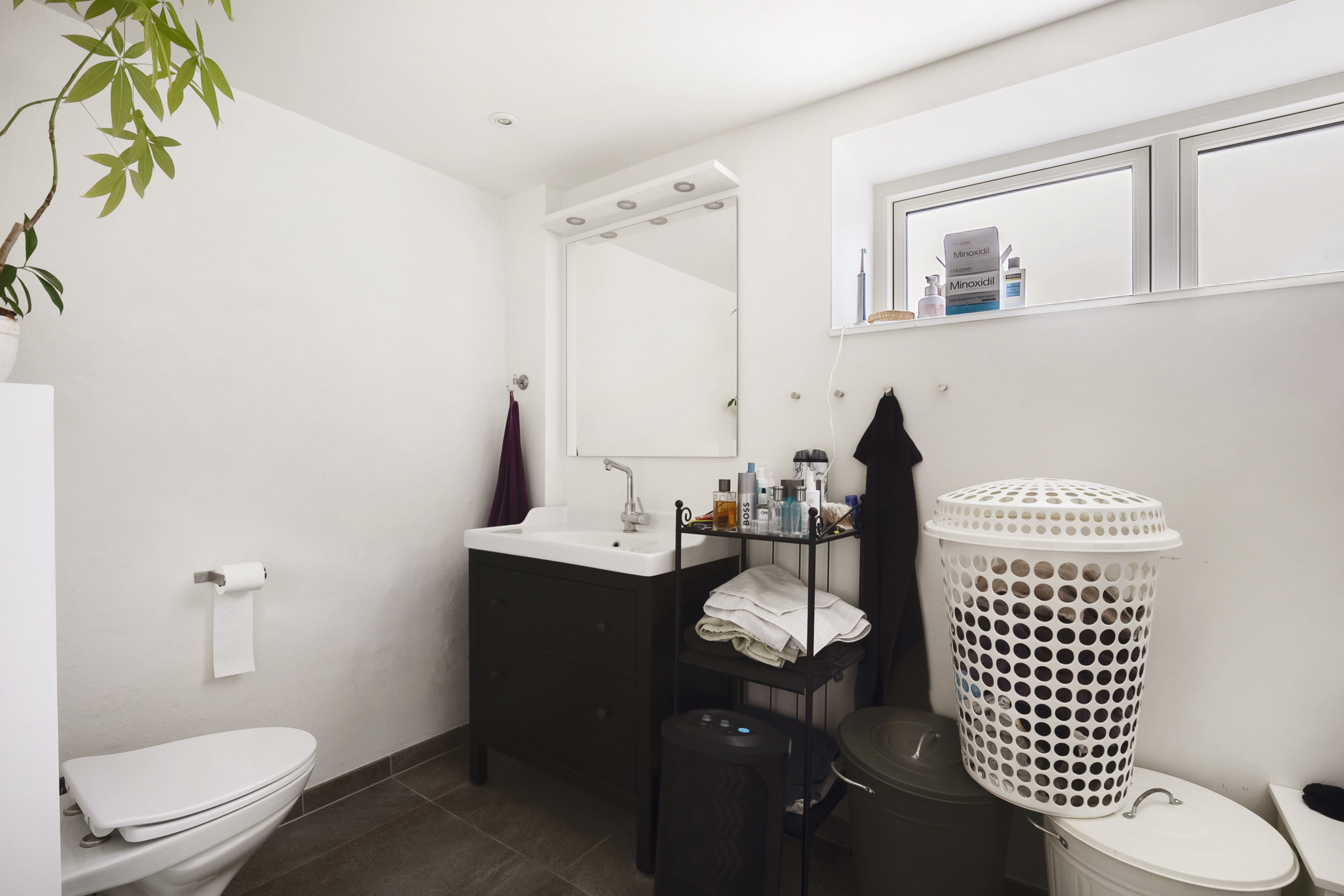 Fremhævet badeværelse billede i fuldskærmstilstand. Billede af Hjallesevej 37, 5000 Odense C