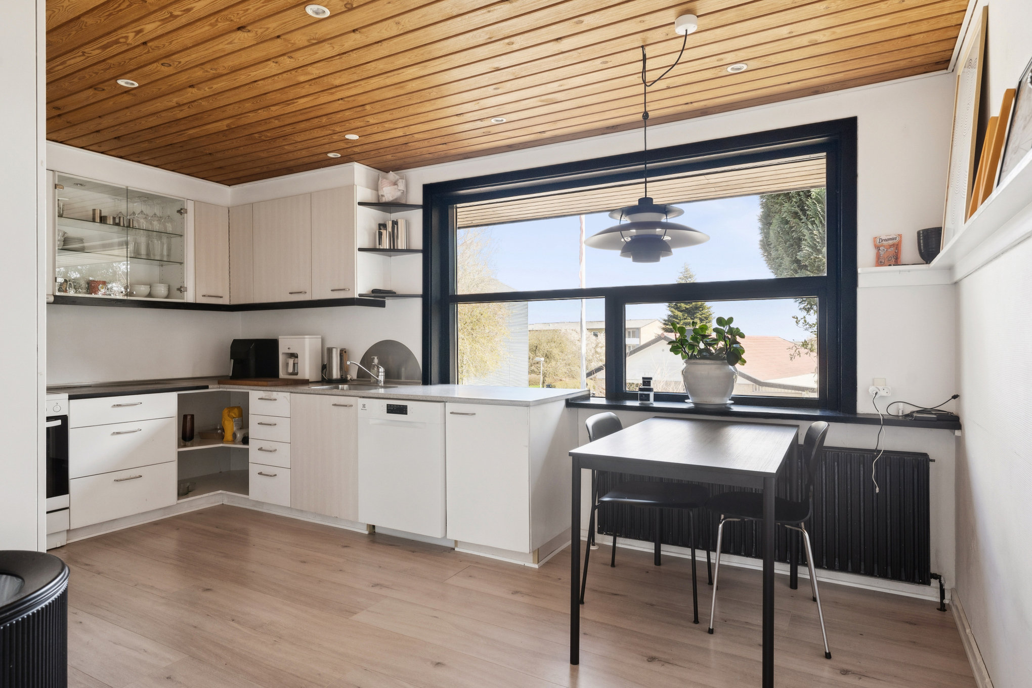 Fremhævet køkken billede i fuldskærmstilstand. Billede af Blåregnvej 25, 8930 Randers NØ