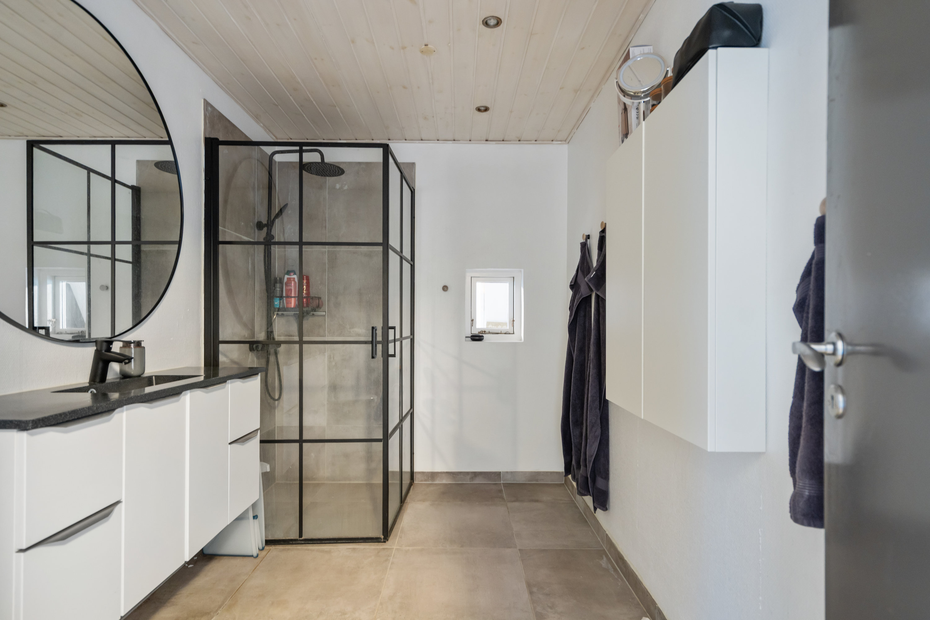 Fremhævet badeværelse billede i fuldskærmstilstand. Billede af Engvej 6, 9800 Hjørring