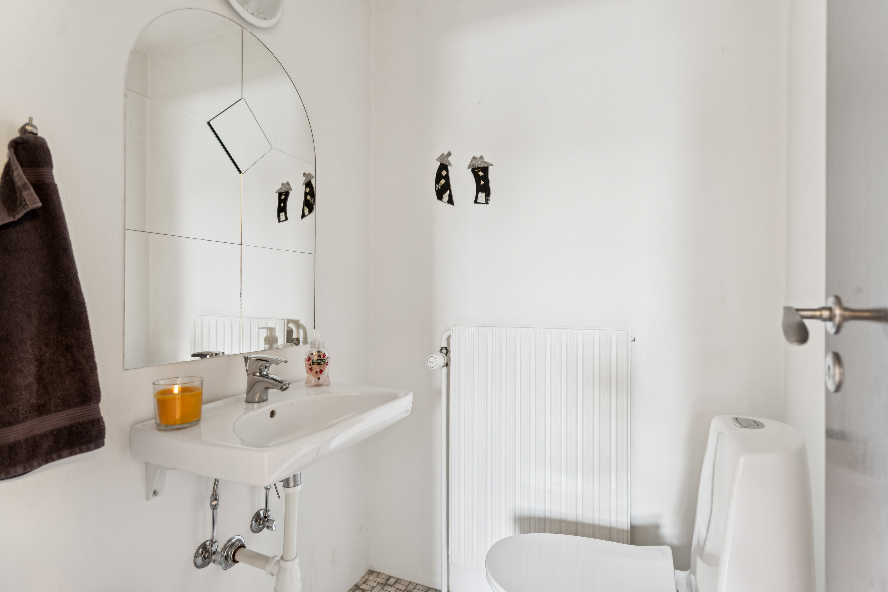 Fremhævet toilet billede i fuldskærmstilstand. Billede af Engvej 6, 9800 Hjørring