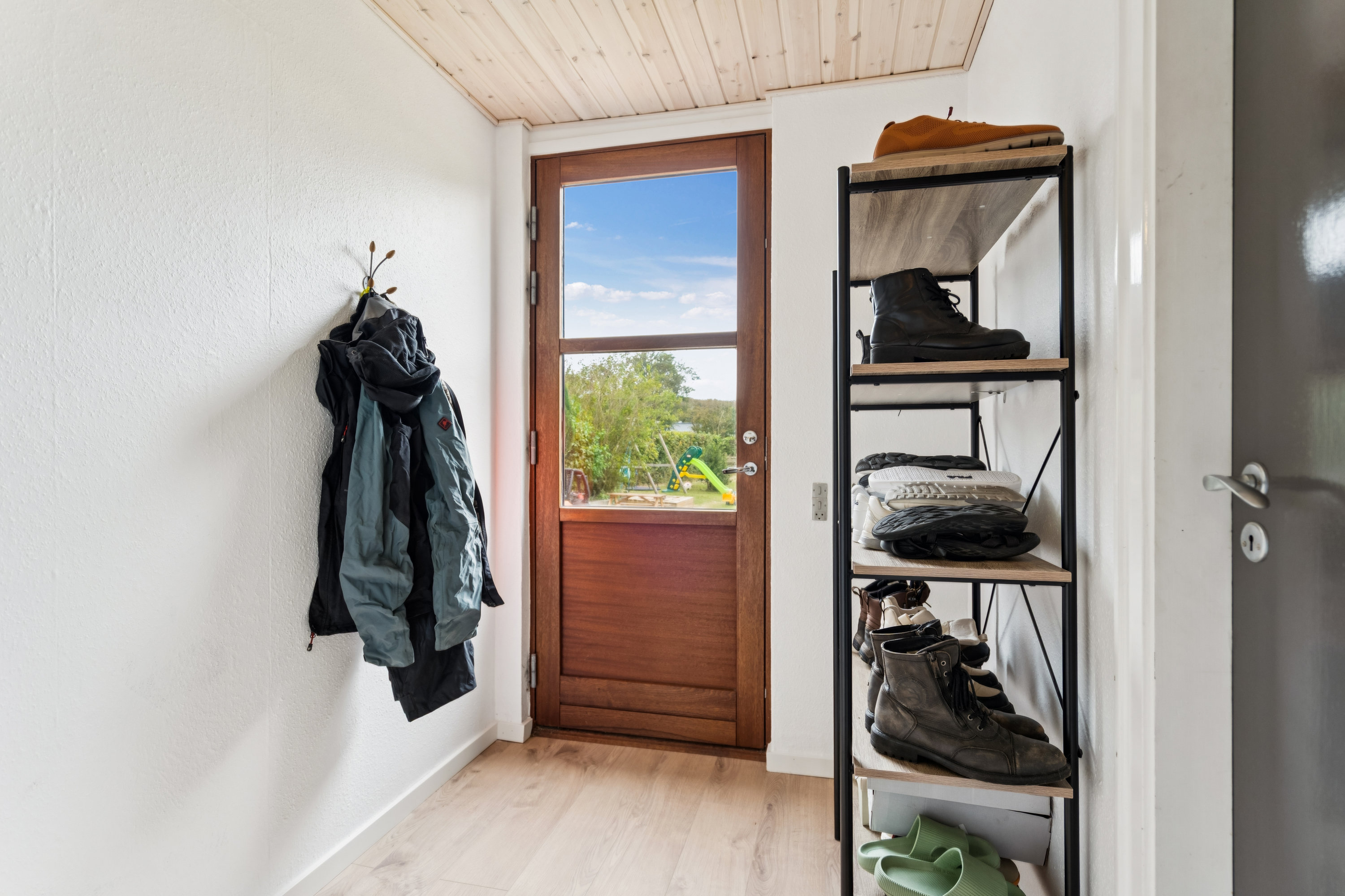 Fremhævet baggang billede i fuldskærmstilstand. Billede af Engvej 6, 9800 Hjørring