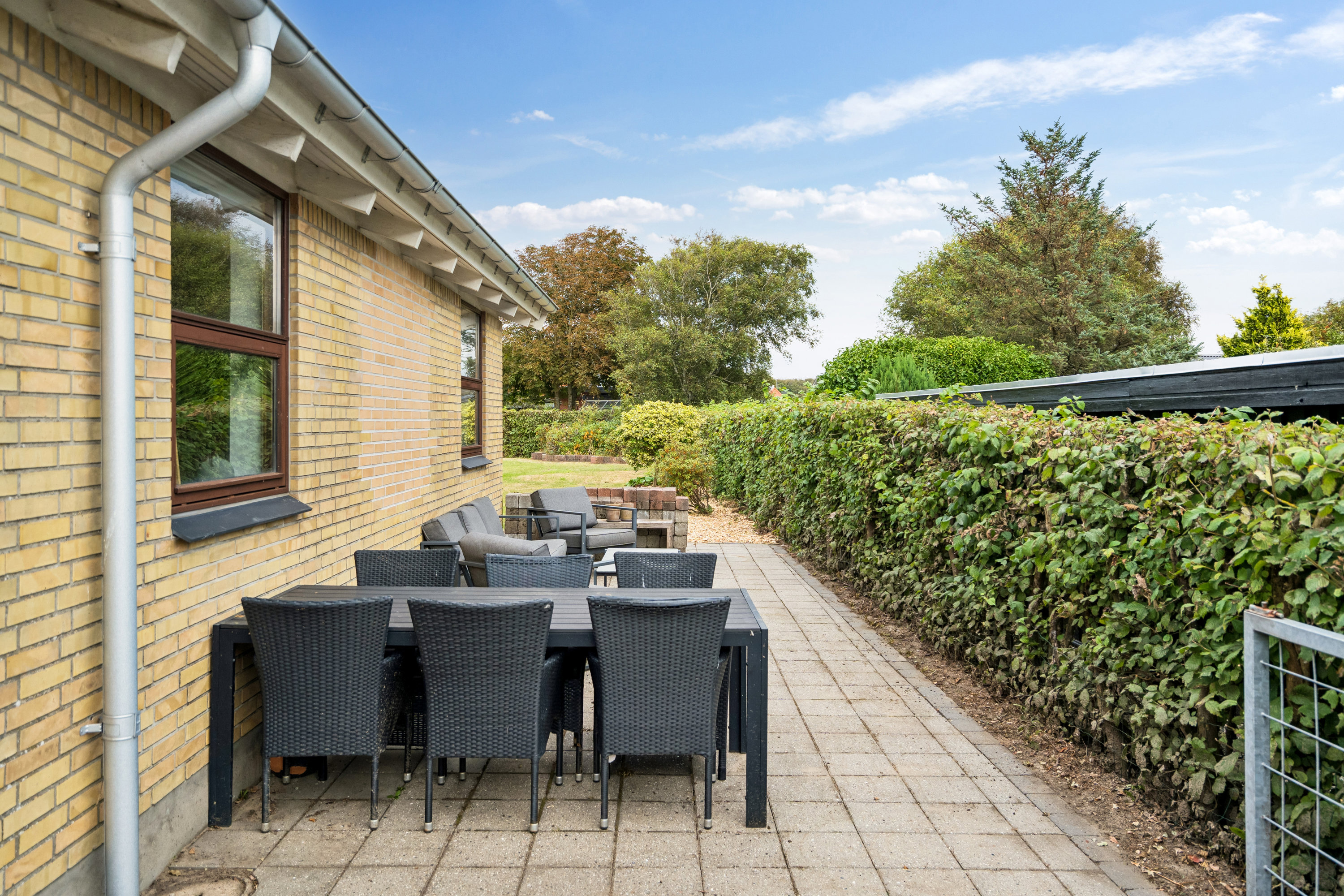 Fremhævet terrasse billede i fuldskærmstilstand. Billede af Engvej 6, 9800 Hjørring