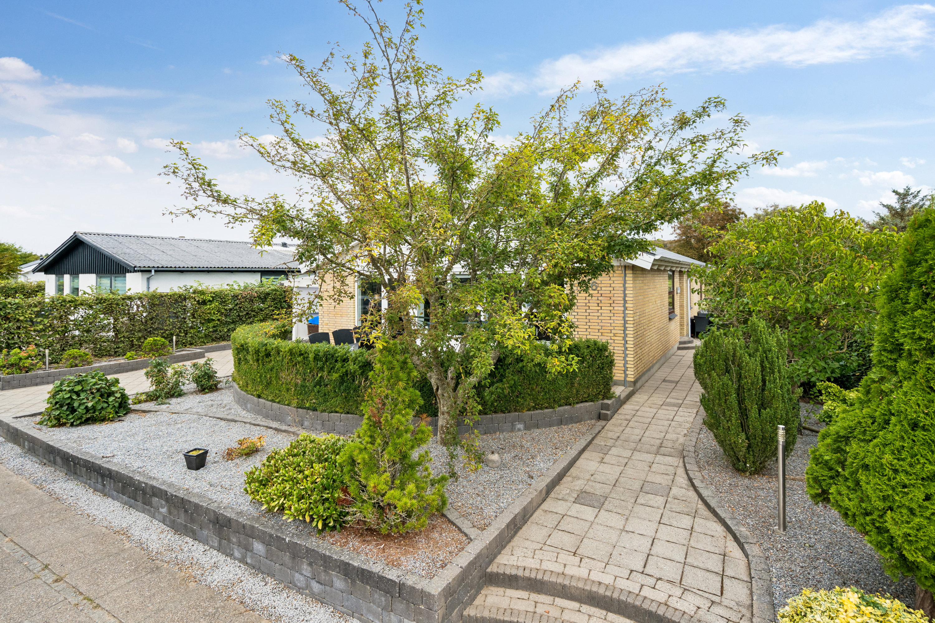 Fremhævet se fra vejen billede i fuldskærmstilstand. Billede af Engvej 6, 9800 Hjørring