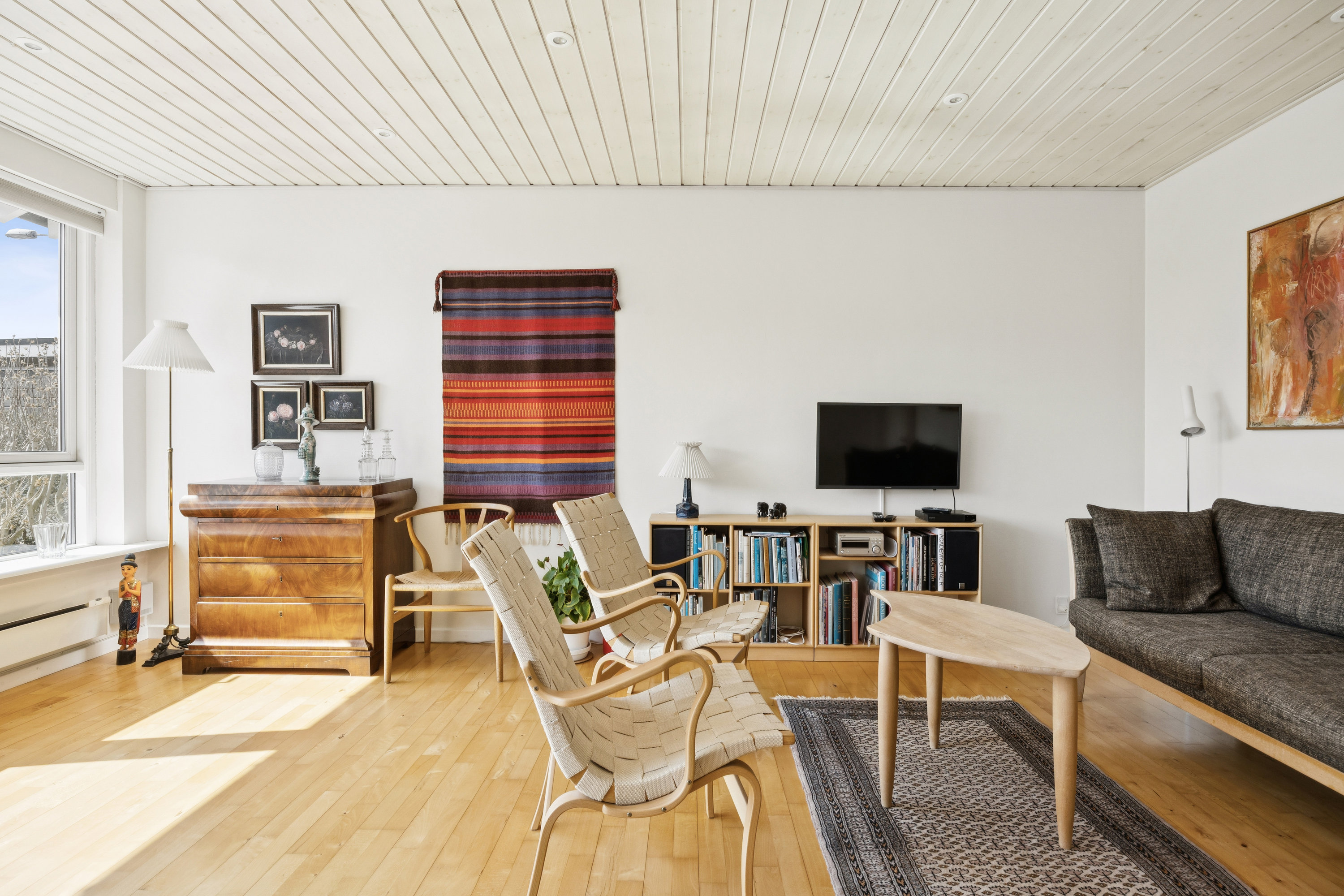 Fremhævet stue billede i fuldskærmstilstand. Billede af Riisagervej 24, 4600 Køge