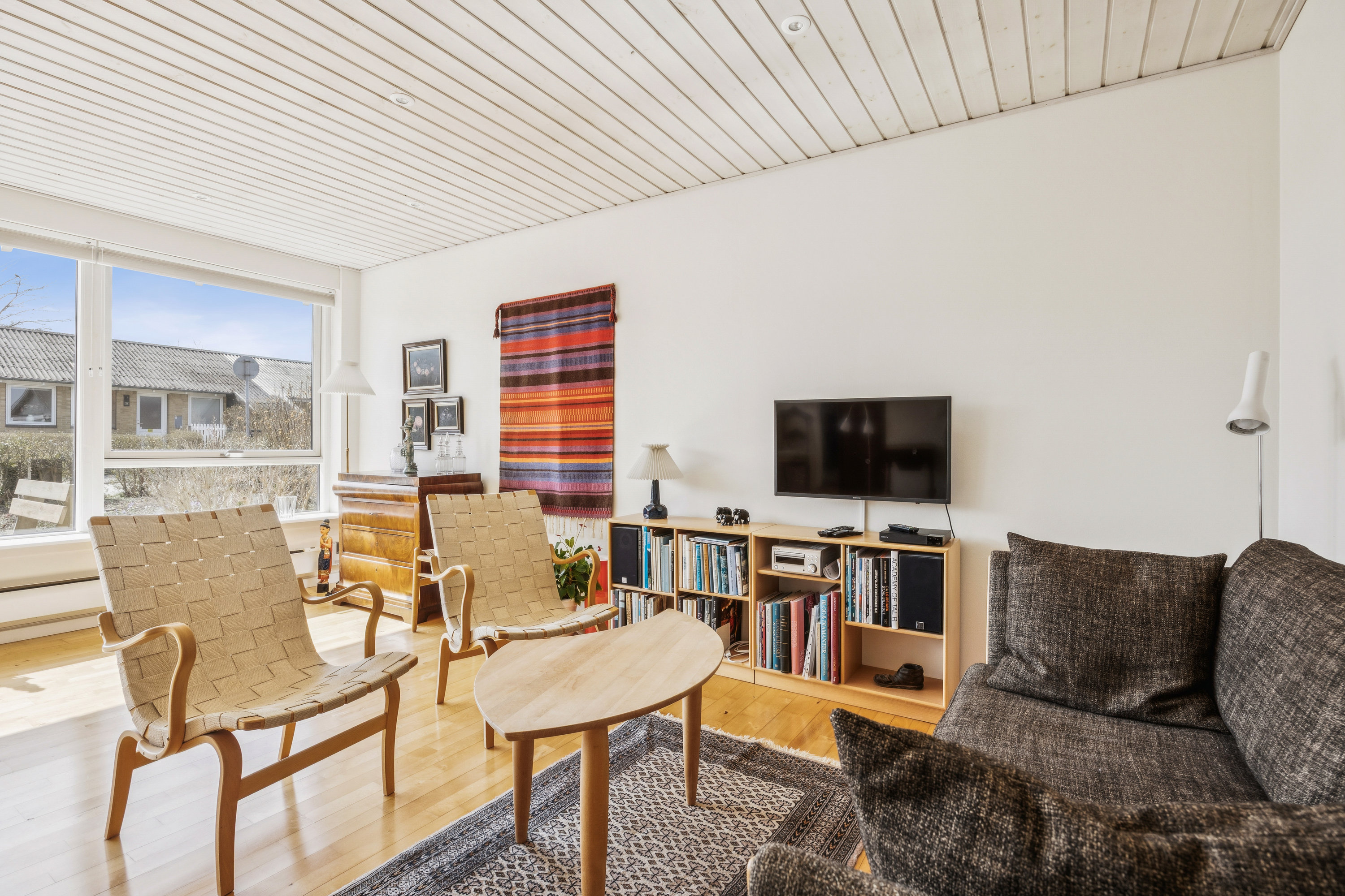 Fremhævet stue billede i fuldskærmstilstand. Billede af Riisagervej 24, 4600 Køge