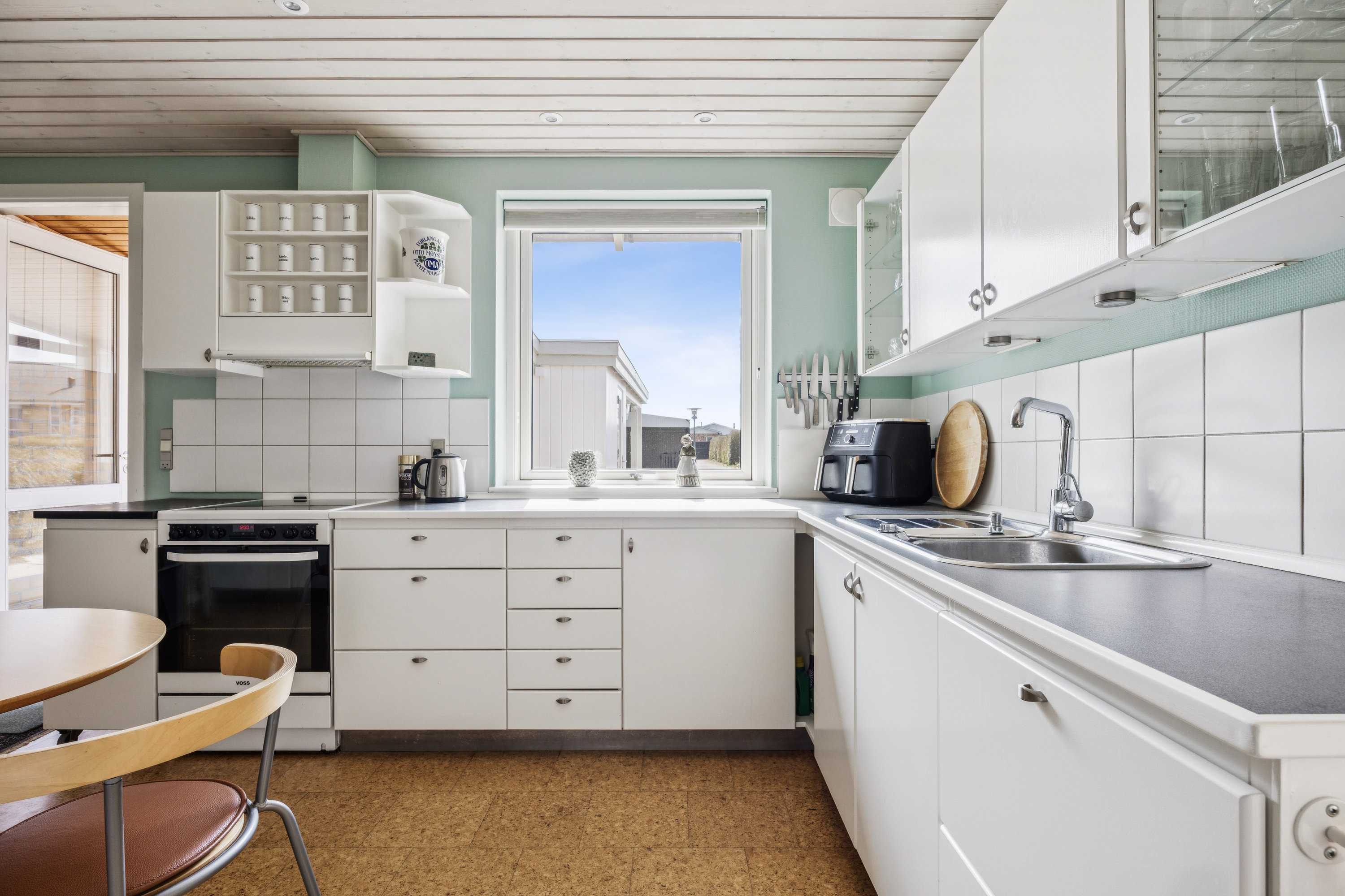 Fremhævet køkken billede i fuldskærmstilstand. Billede af Riisagervej 24, 4600 Køge