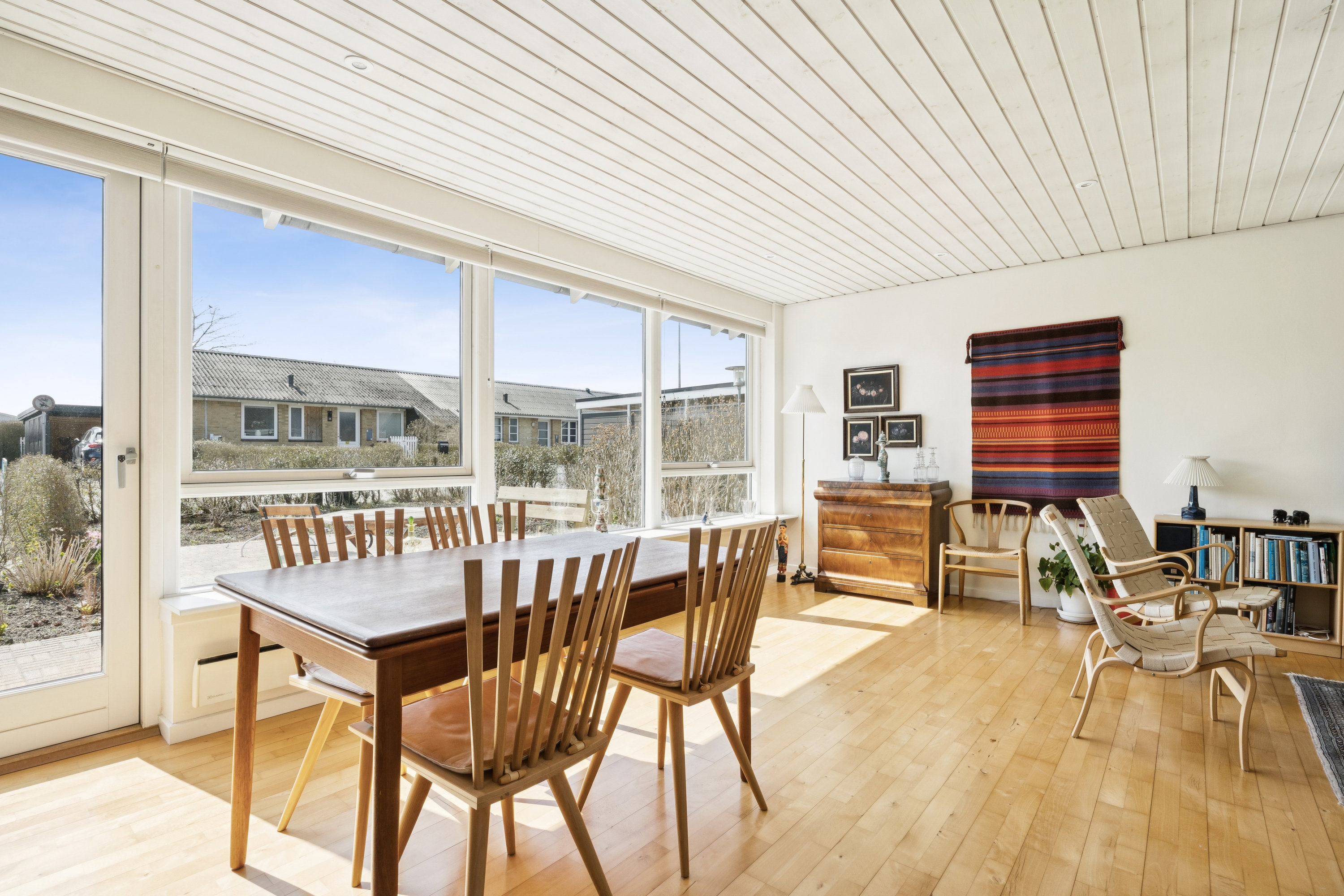 Fremhævet stue billede i fuldskærmstilstand. Billede af Riisagervej 24, 4600 Køge