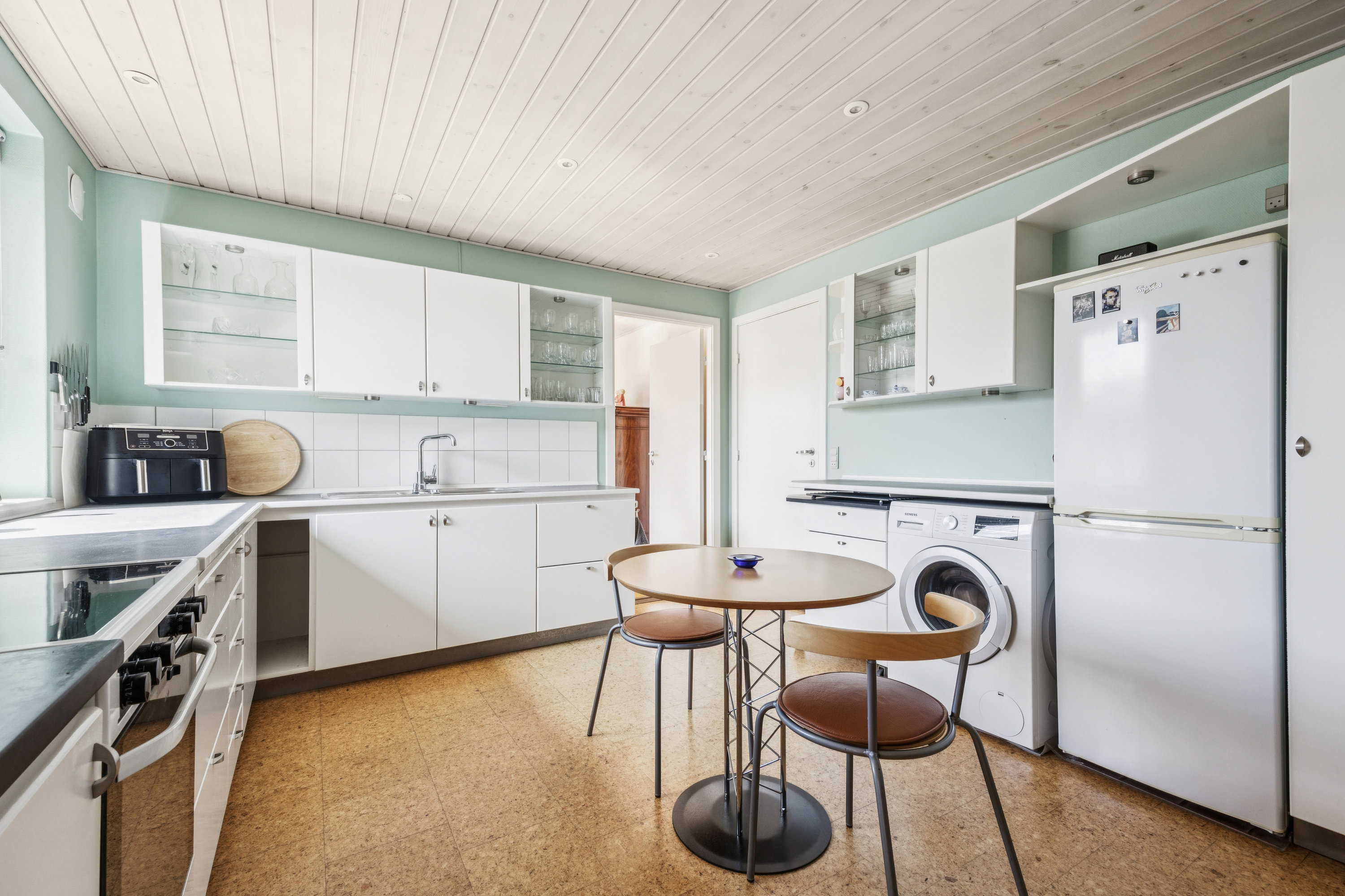 Fremhævet køkken billede i fuldskærmstilstand. Billede af Riisagervej 24, 4600 Køge