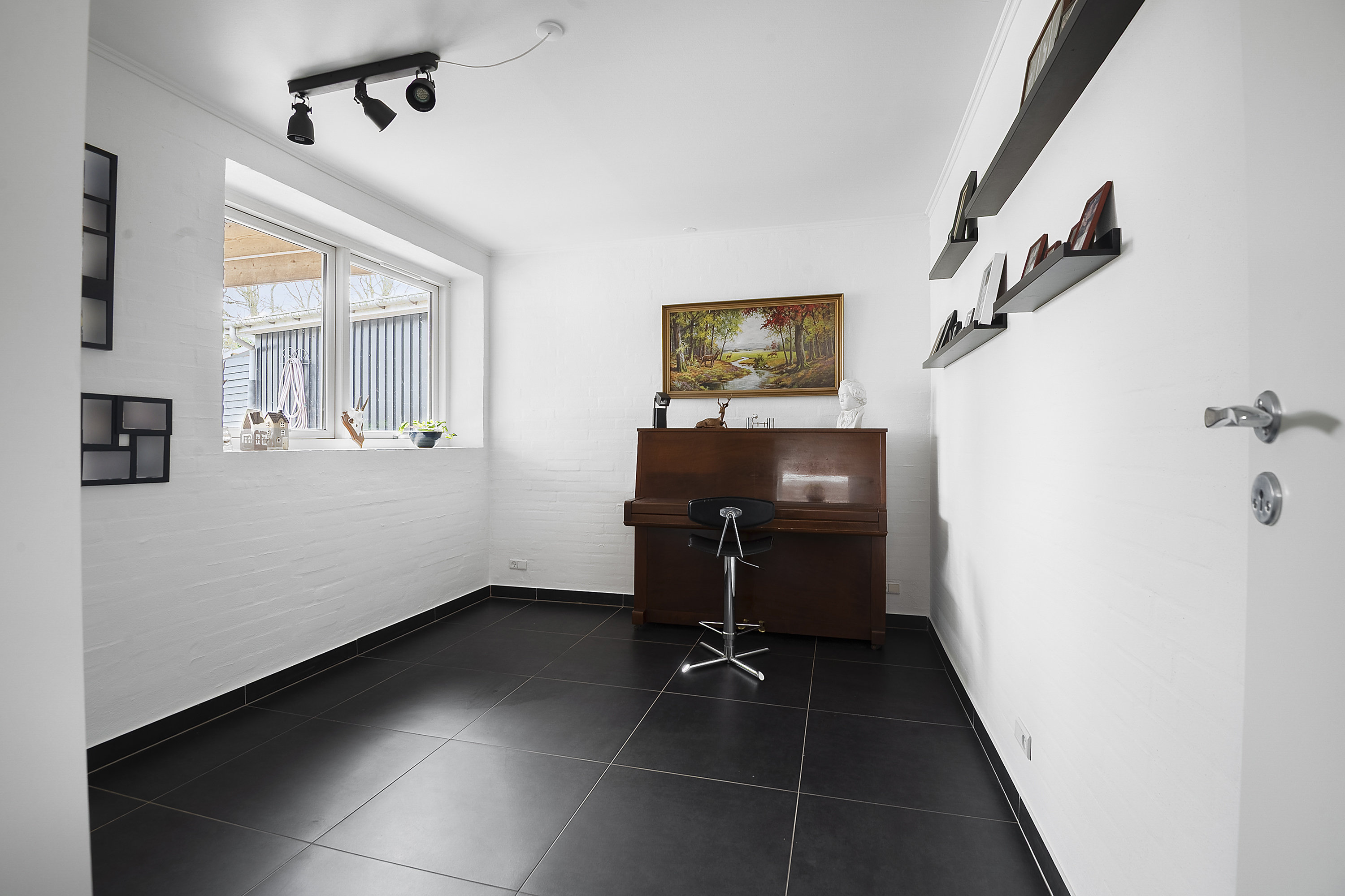 Fremhævet værelse billede i fuldskærmstilstand. Billede af Ringen 21, 6700 Esbjerg