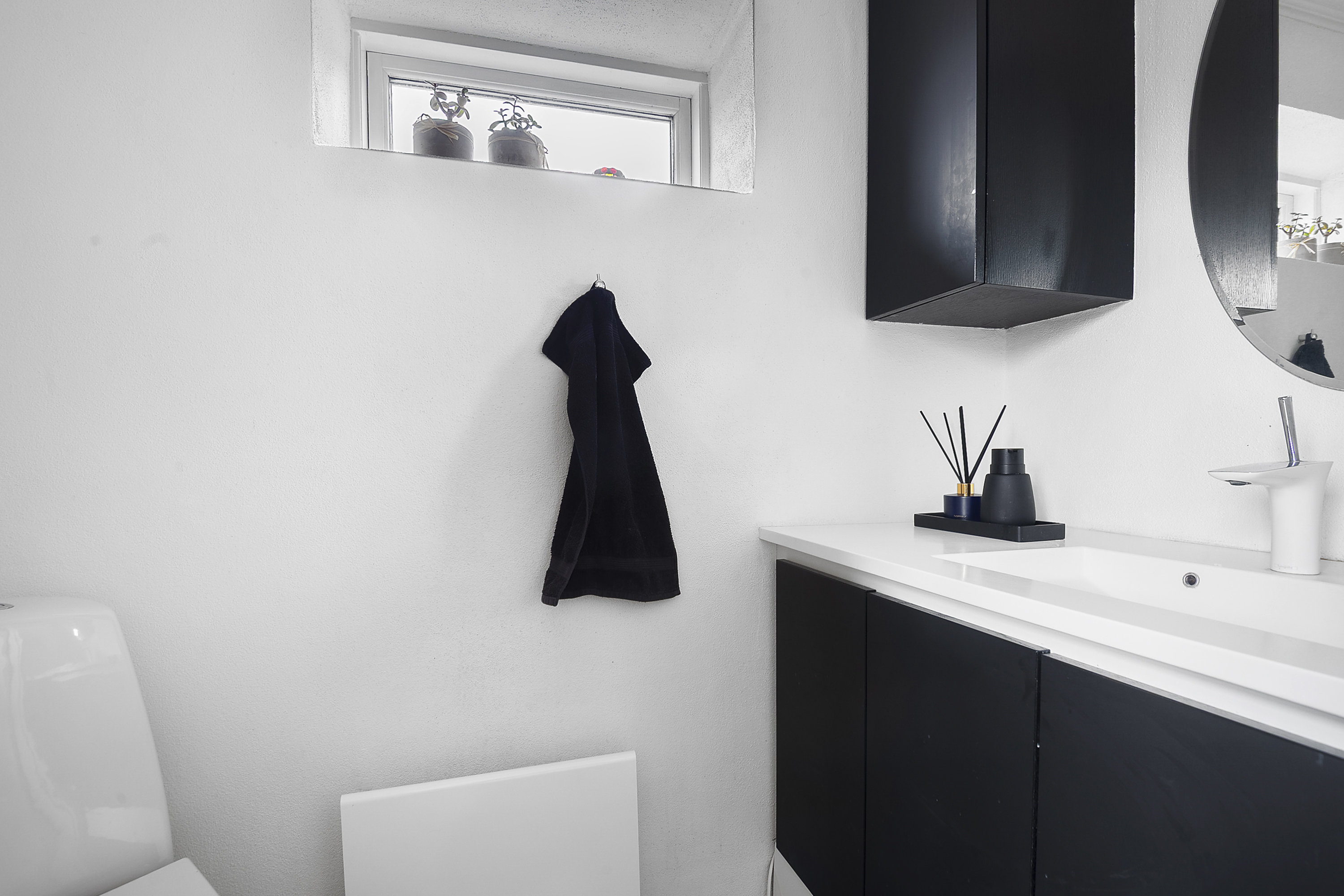 Fremhævet toilet billede i fuldskærmstilstand. Billede af Ringen 21, 6700 Esbjerg