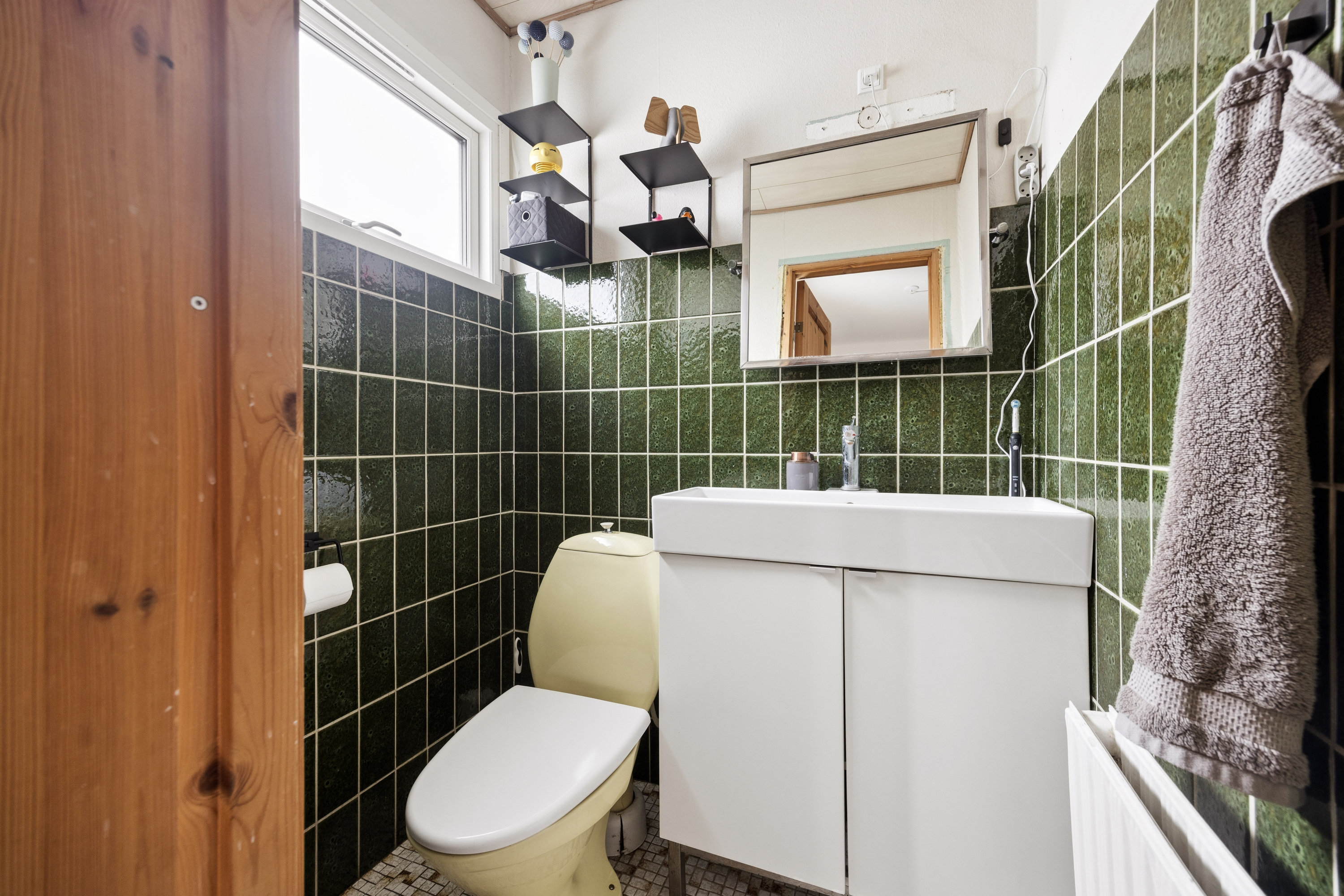 Fremhævet gæstetoilet billede i fuldskærmstilstand. Billede af Bålbakken 4, Langholt, 9310 Vodskov