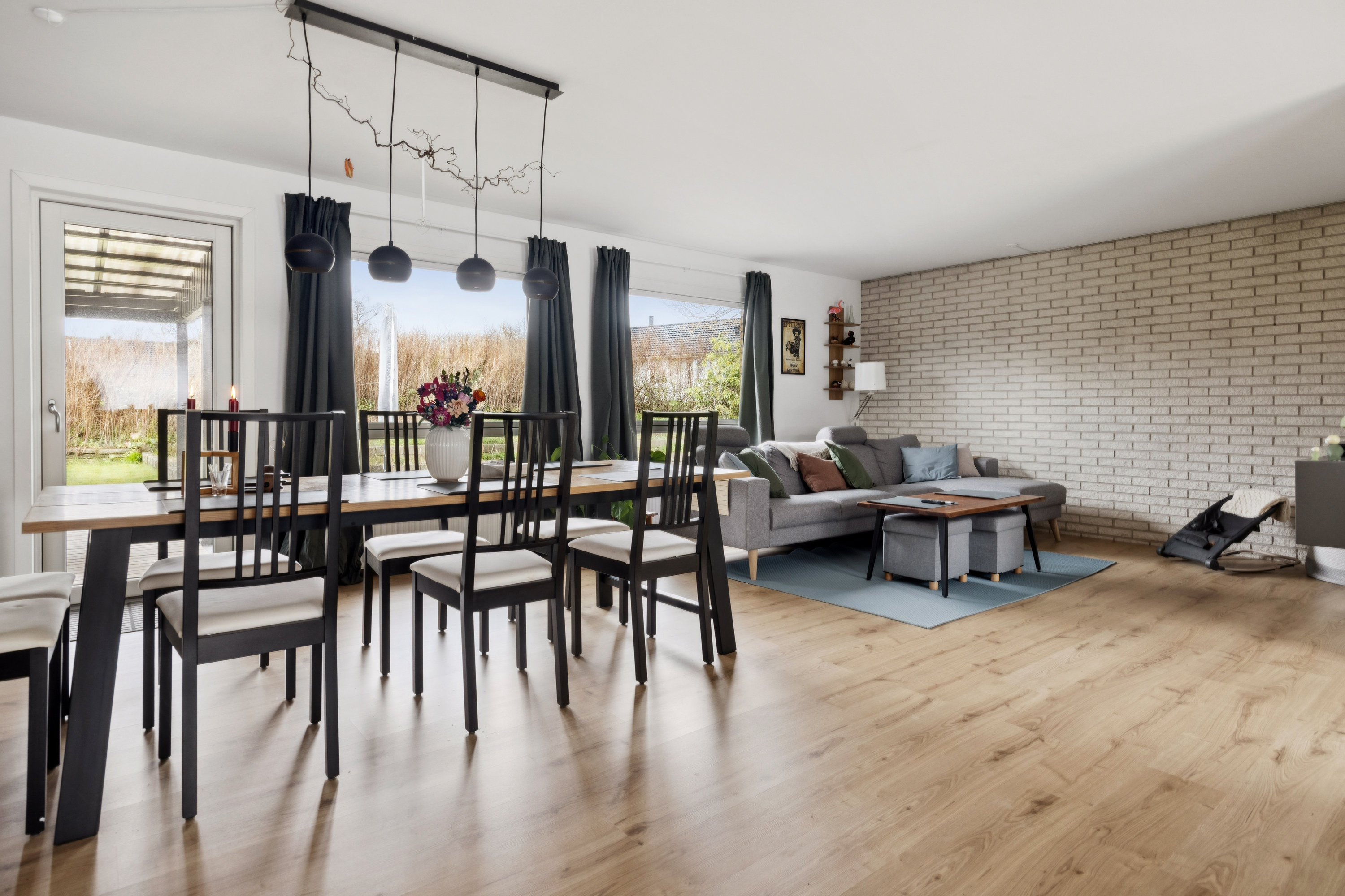 Fremhævet stue billede i fuldskærmstilstand. Billede af Bålbakken 4, Langholt, 9310 Vodskov