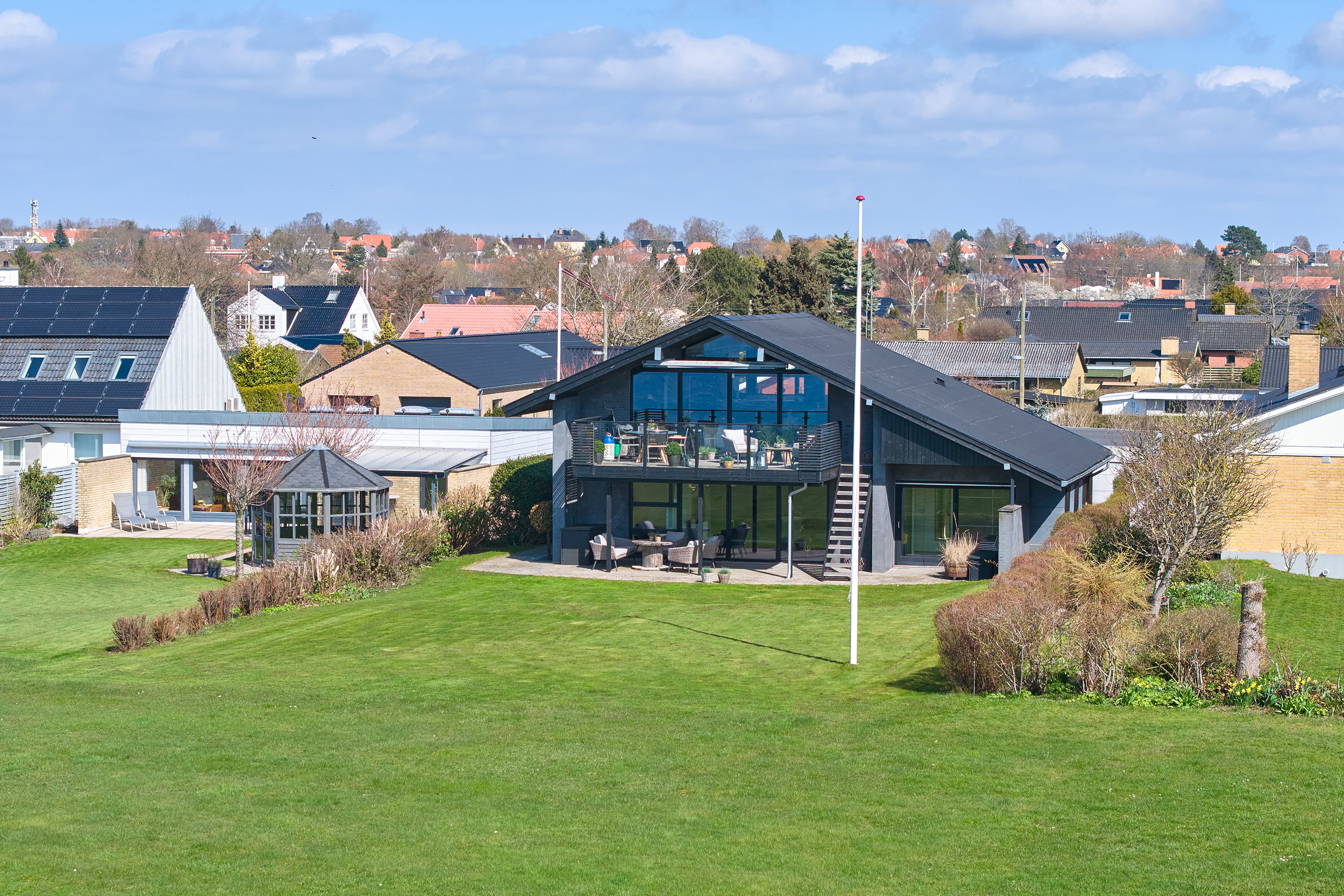 Fremhævet ejendommen billede i fuldskærmstilstand. Billede af Strandhøjen 22, 3600 Frederikssund