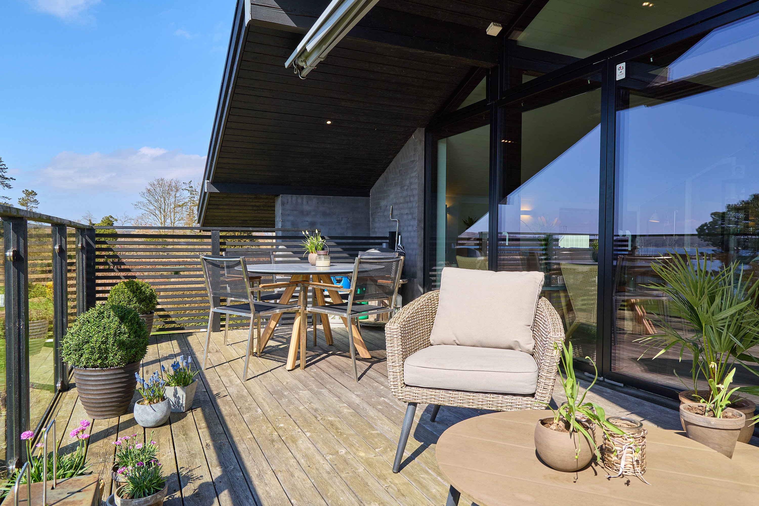 Fremhævet altan billede i fuldskærmstilstand. Billede af Strandhøjen 22, 3600 Frederikssund