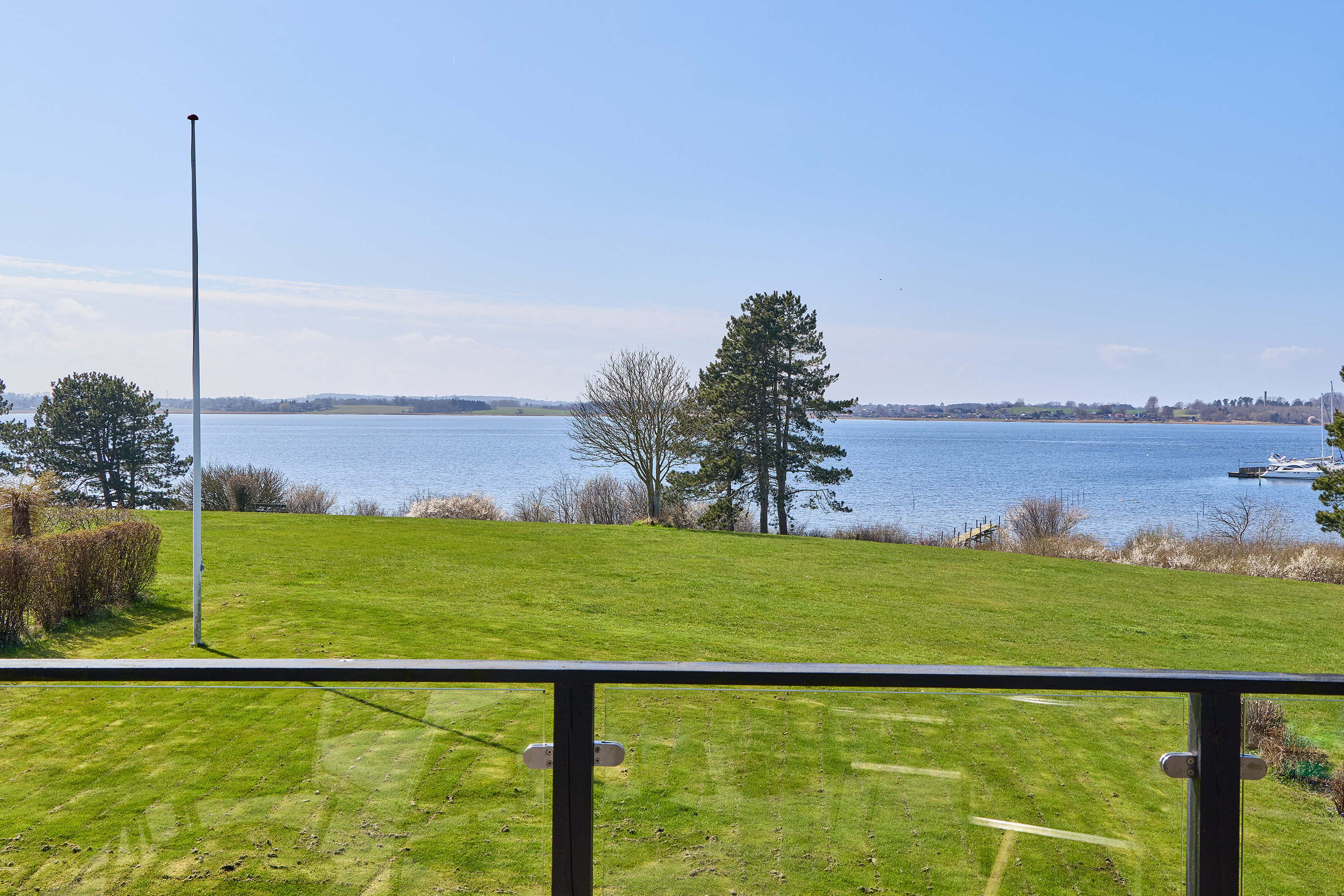 Fremhævet udsigt billede i fuldskærmstilstand. Billede af Strandhøjen 22, 3600 Frederikssund
