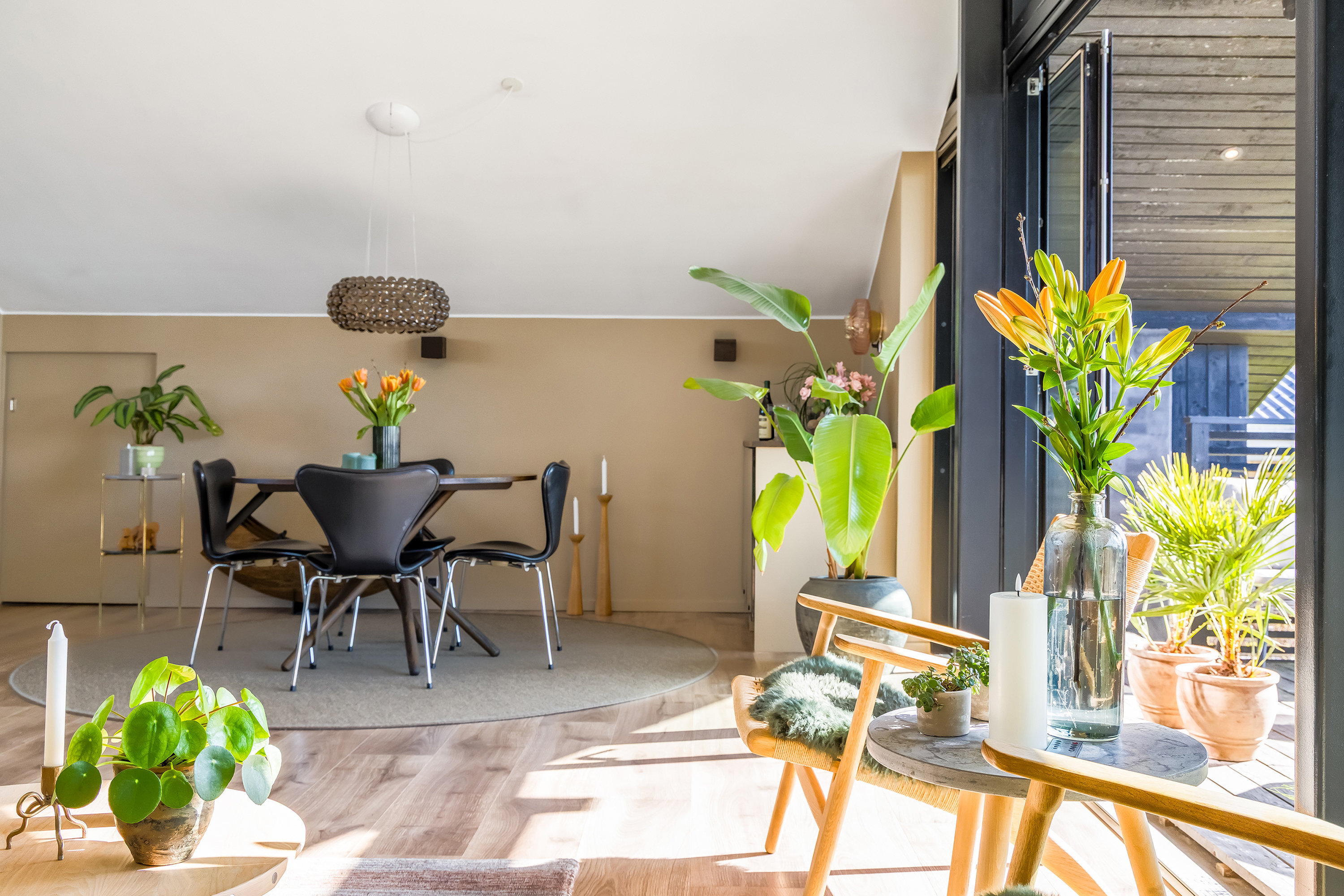 Fremhævet stue billede i fuldskærmstilstand. Billede af Strandhøjen 22, 3600 Frederikssund