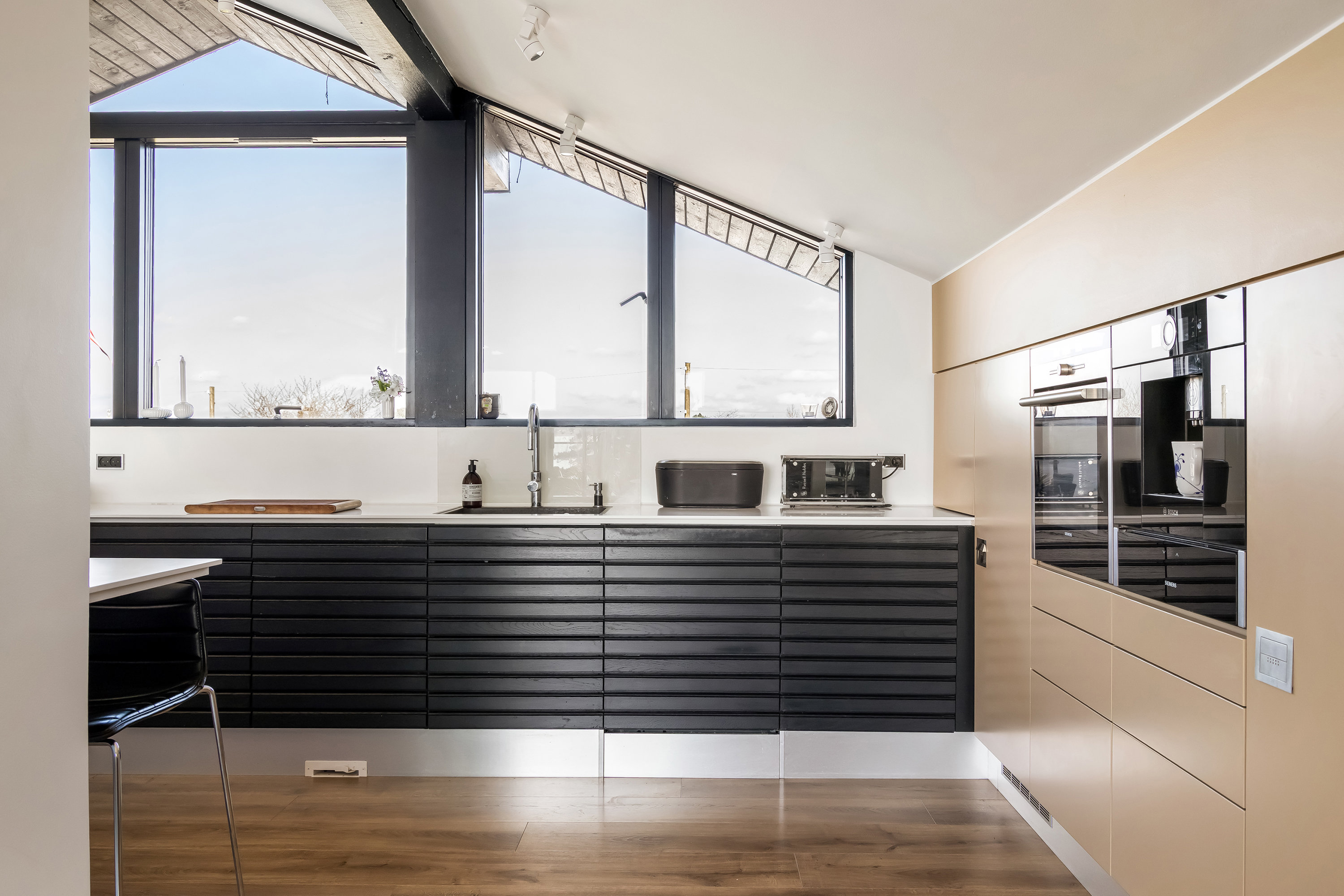 Fremhævet køkken alrum billede i fuldskærmstilstand. Billede af Strandhøjen 22, 3600 Frederikssund