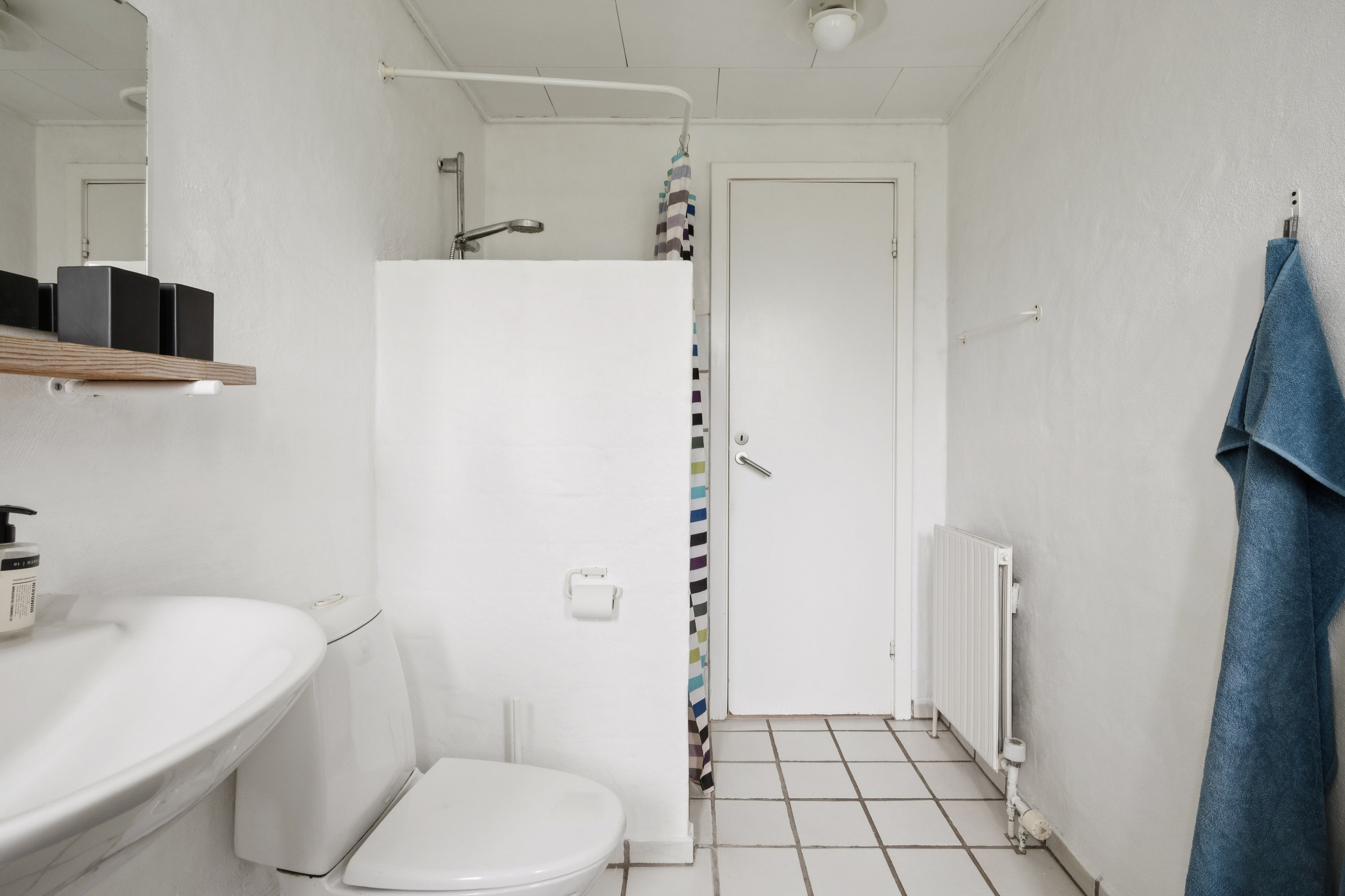 Fremhævet badeværelse billede i fuldskærmstilstand. Billede af Elleparken 77, 8520 Lystrup