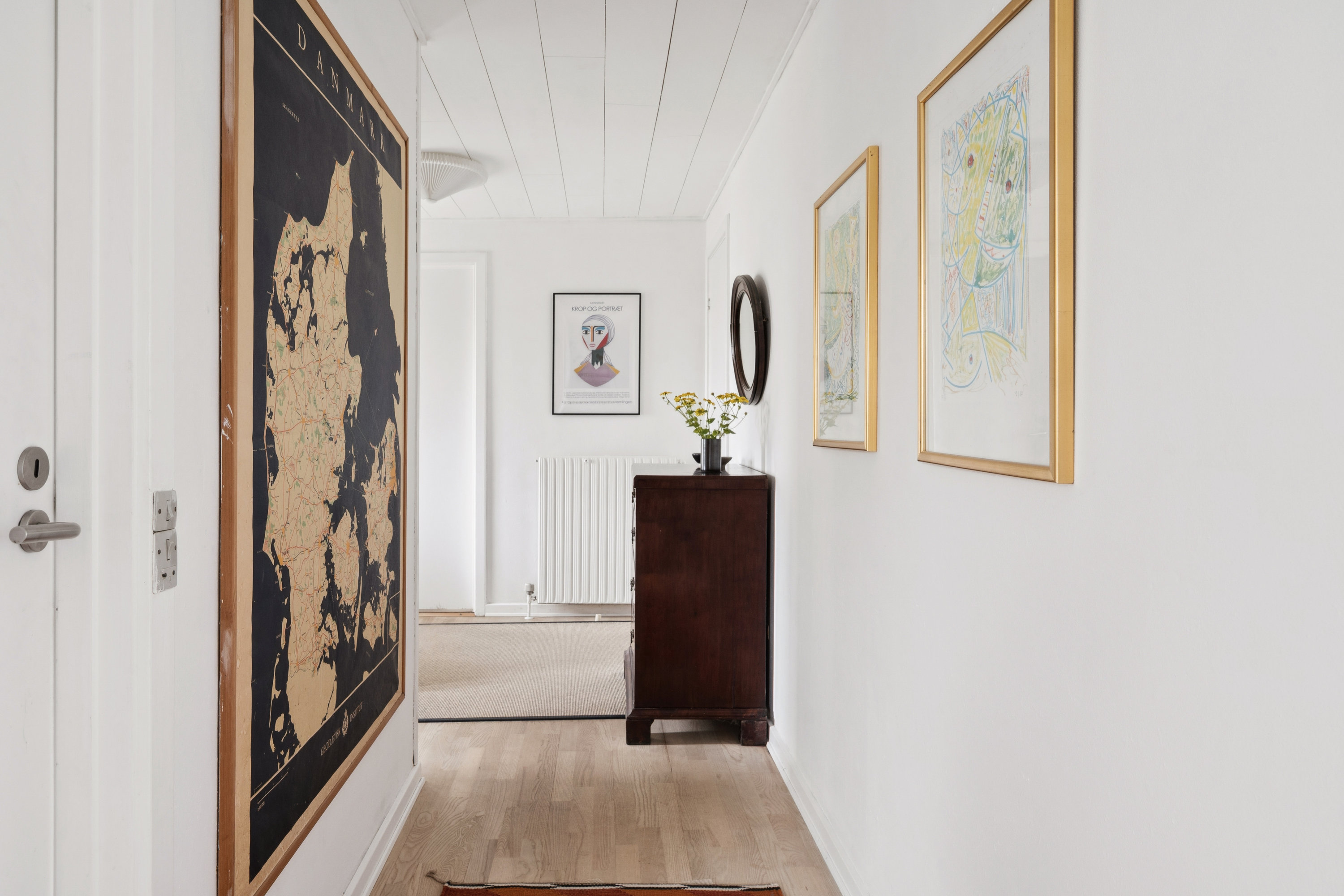 Fremhævet gang billede i fuldskærmstilstand. Billede af Elleparken 77, 8520 Lystrup