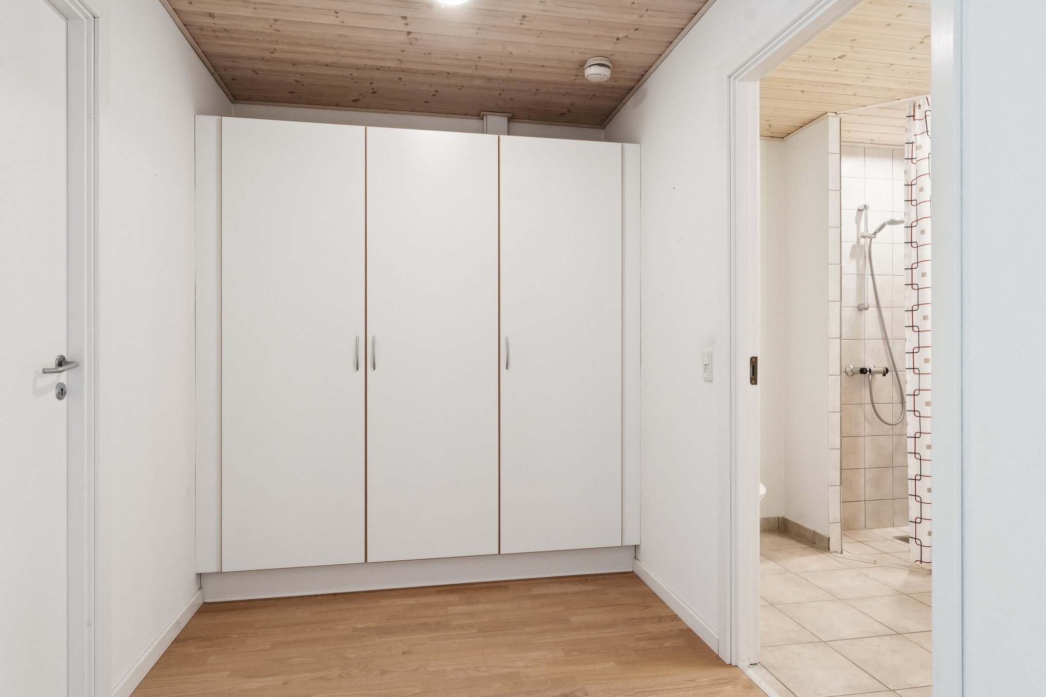 Fremhævet gang billede i fuldskærmstilstand. Billede af Bygaden 27A, Uggelhuse, 8960 Randers SØ