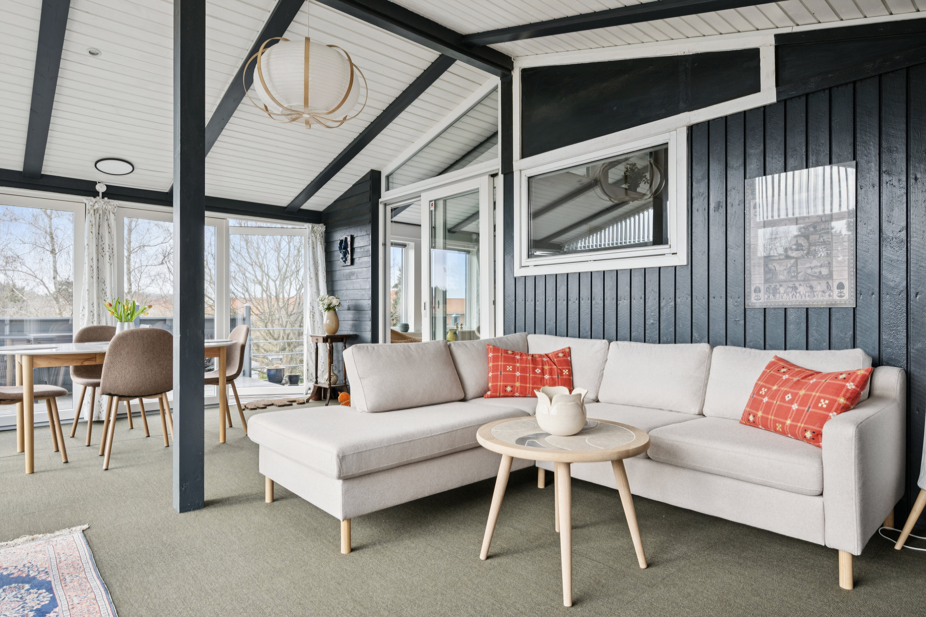 Fremhævet stue billede i fuldskærmstilstand. Billede af Klodevej 8, Holmens Bakker, 8400 Ebeltoft