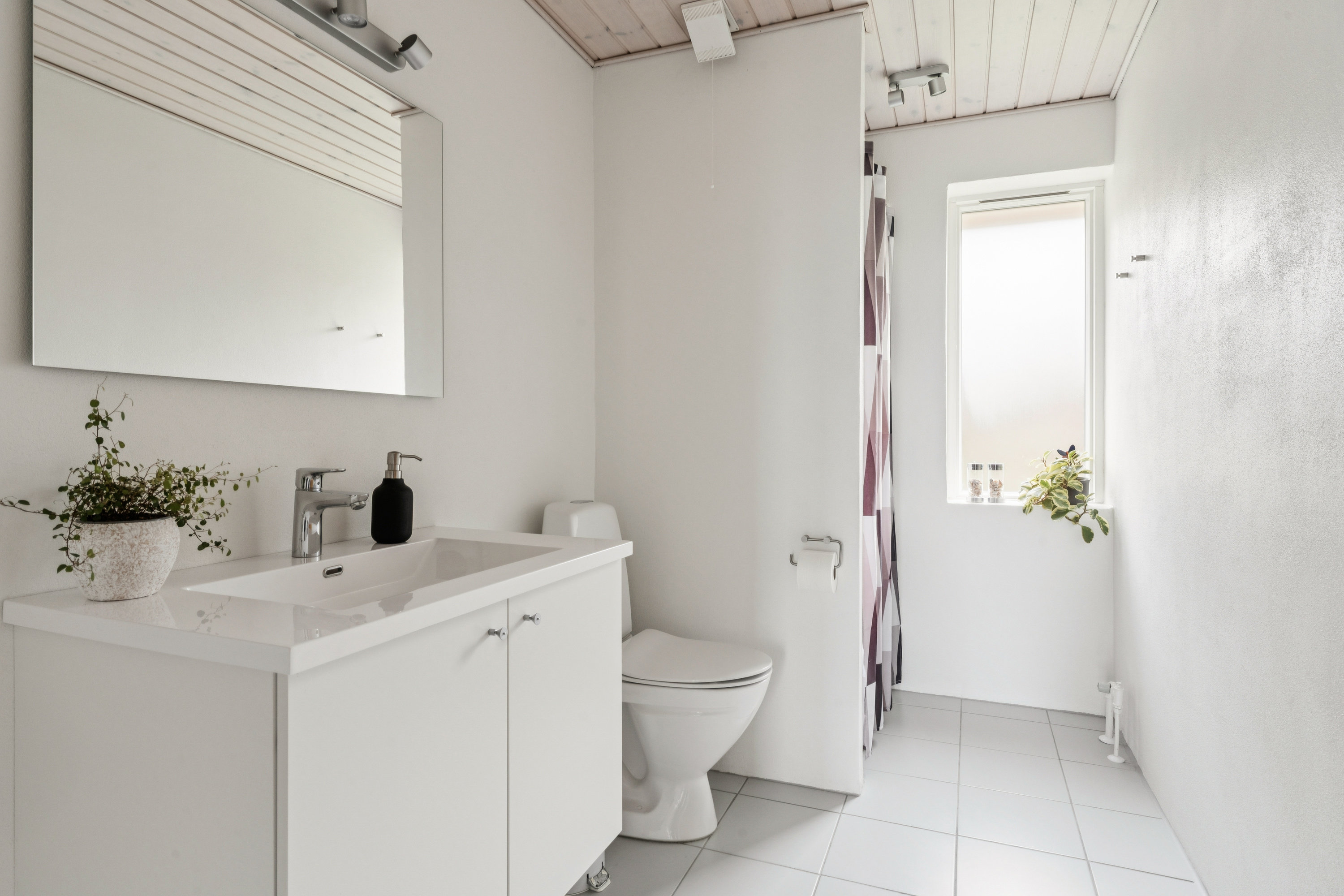 Fremhævet badeværelse billede i fuldskærmstilstand. Billede af Glinkavej 14, 9200 Aalborg SV