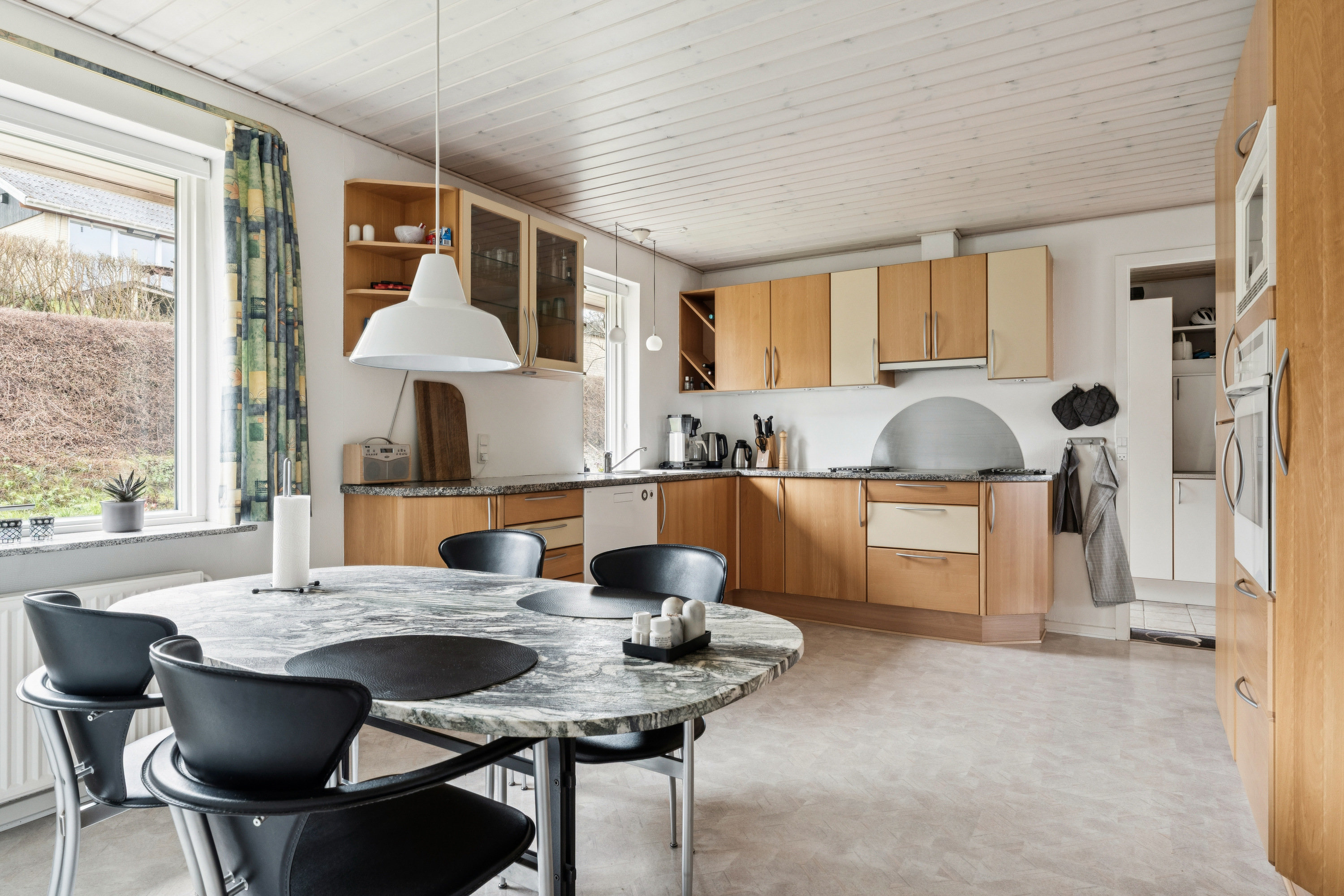 Fremhævet stue billede i fuldskærmstilstand. Billede af Glinkavej 14, 9200 Aalborg SV