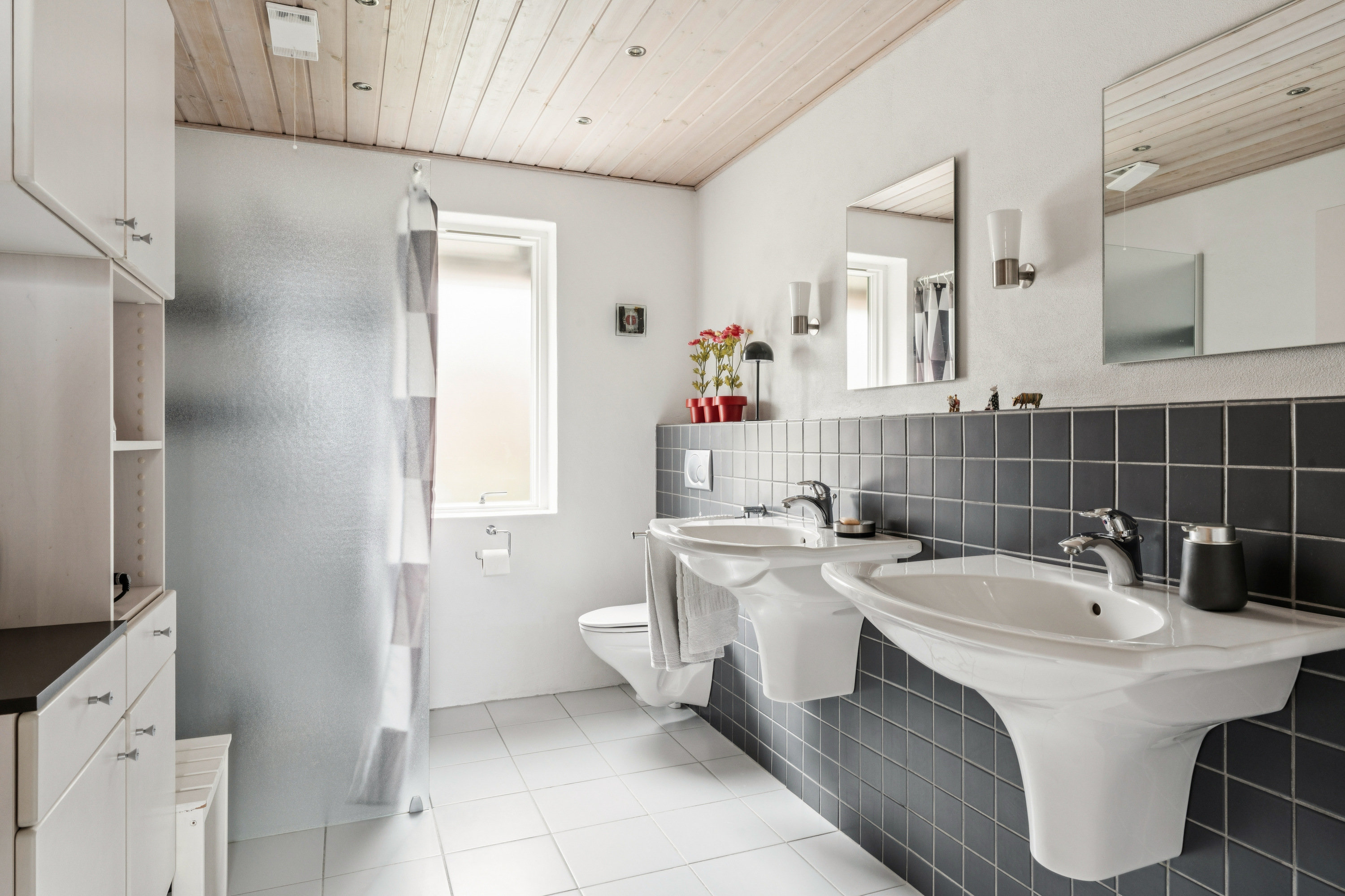 Fremhævet badeværelse billede i fuldskærmstilstand. Billede af Glinkavej 14, 9200 Aalborg SV