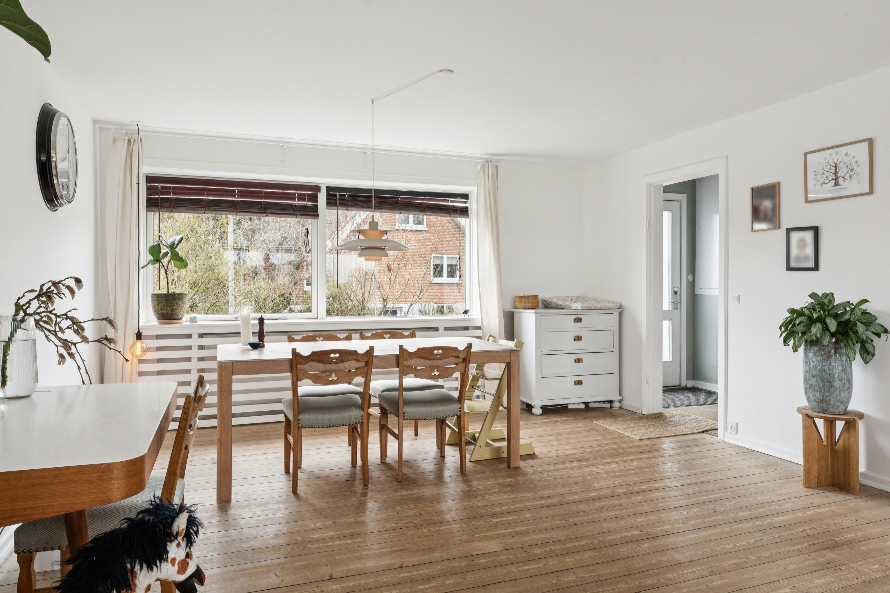 Fremhævet stue billede i fuldskærmstilstand. Billede af Gærdesangervej 8, 9230 Svenstrup J