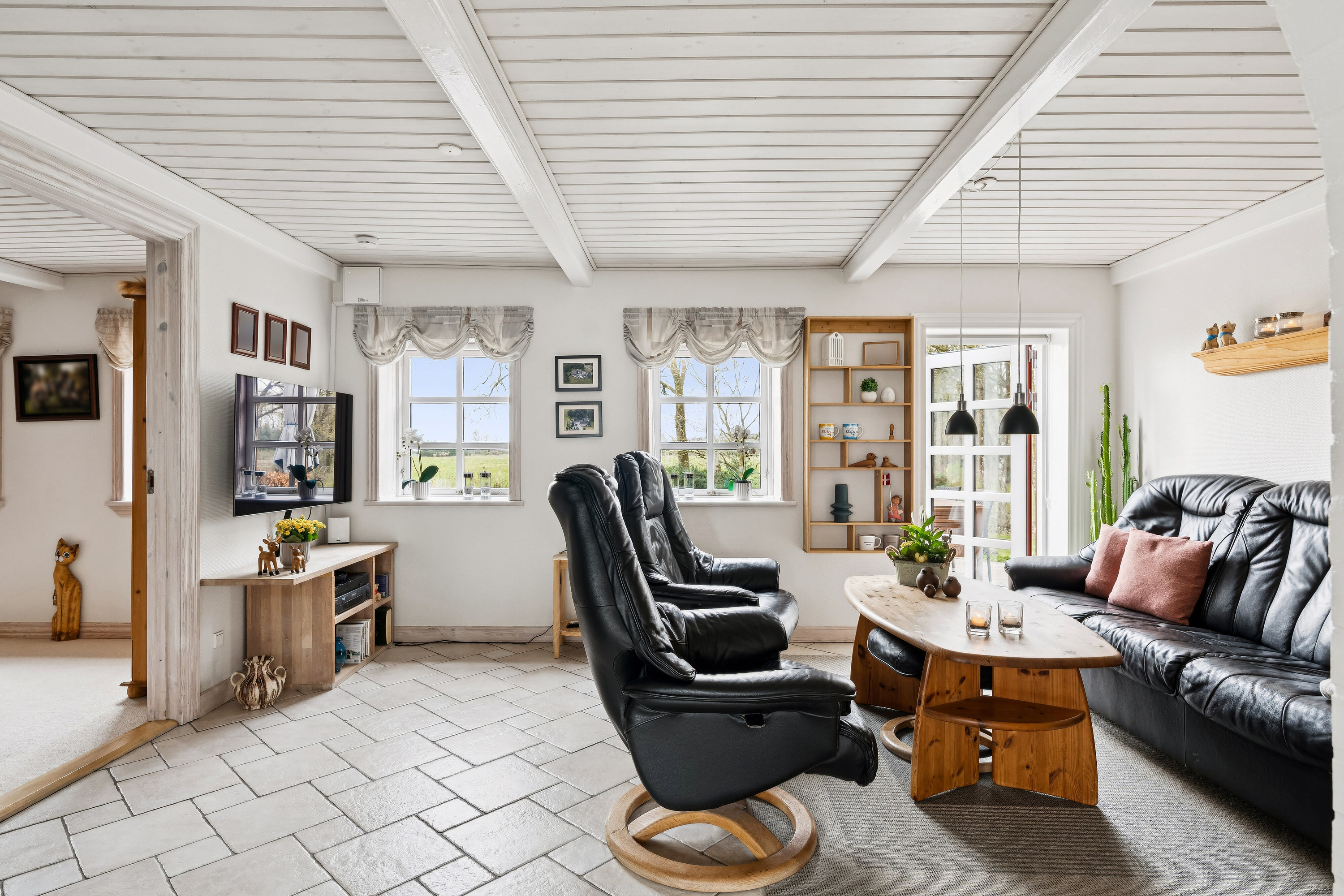 Fremhævet stue billede i fuldskærmstilstand. Billede af Løvlundvej 17, 7190 Billund