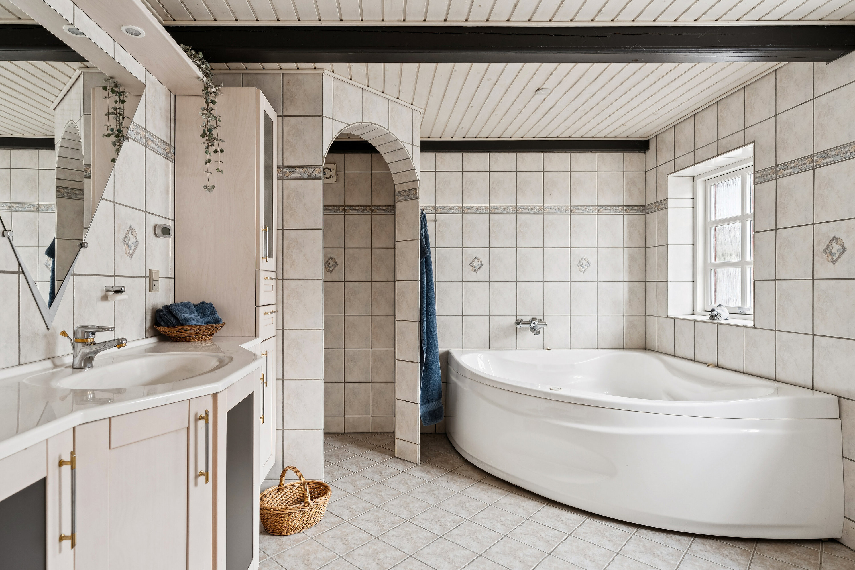 Fremhævet badeværelse billede i fuldskærmstilstand. Billede af Løvlundvej 17, 7190 Billund