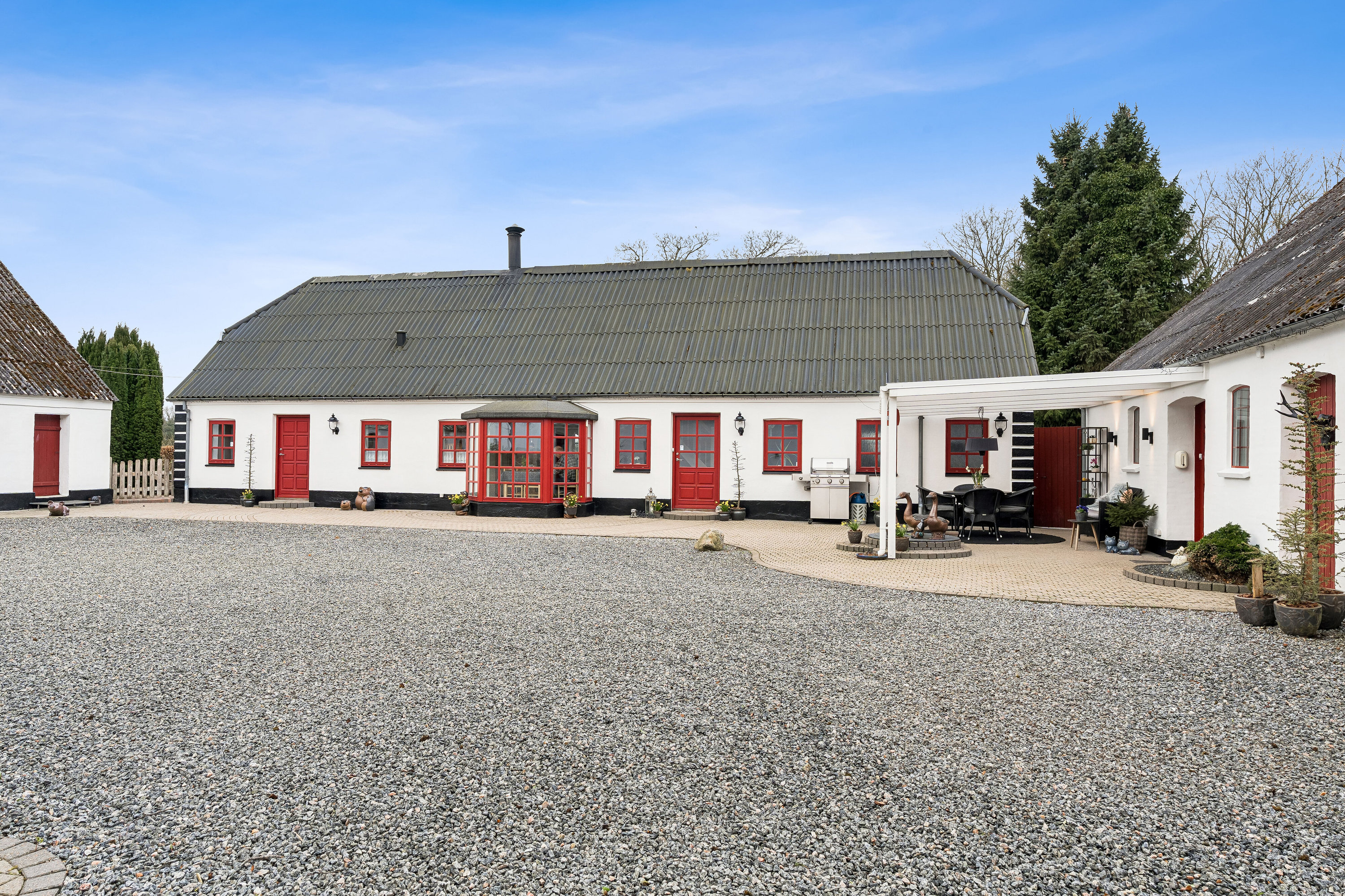 Fremhævet set fra vejen billede i fuldskærmstilstand. Billede af Løvlundvej 17, 7190 Billund