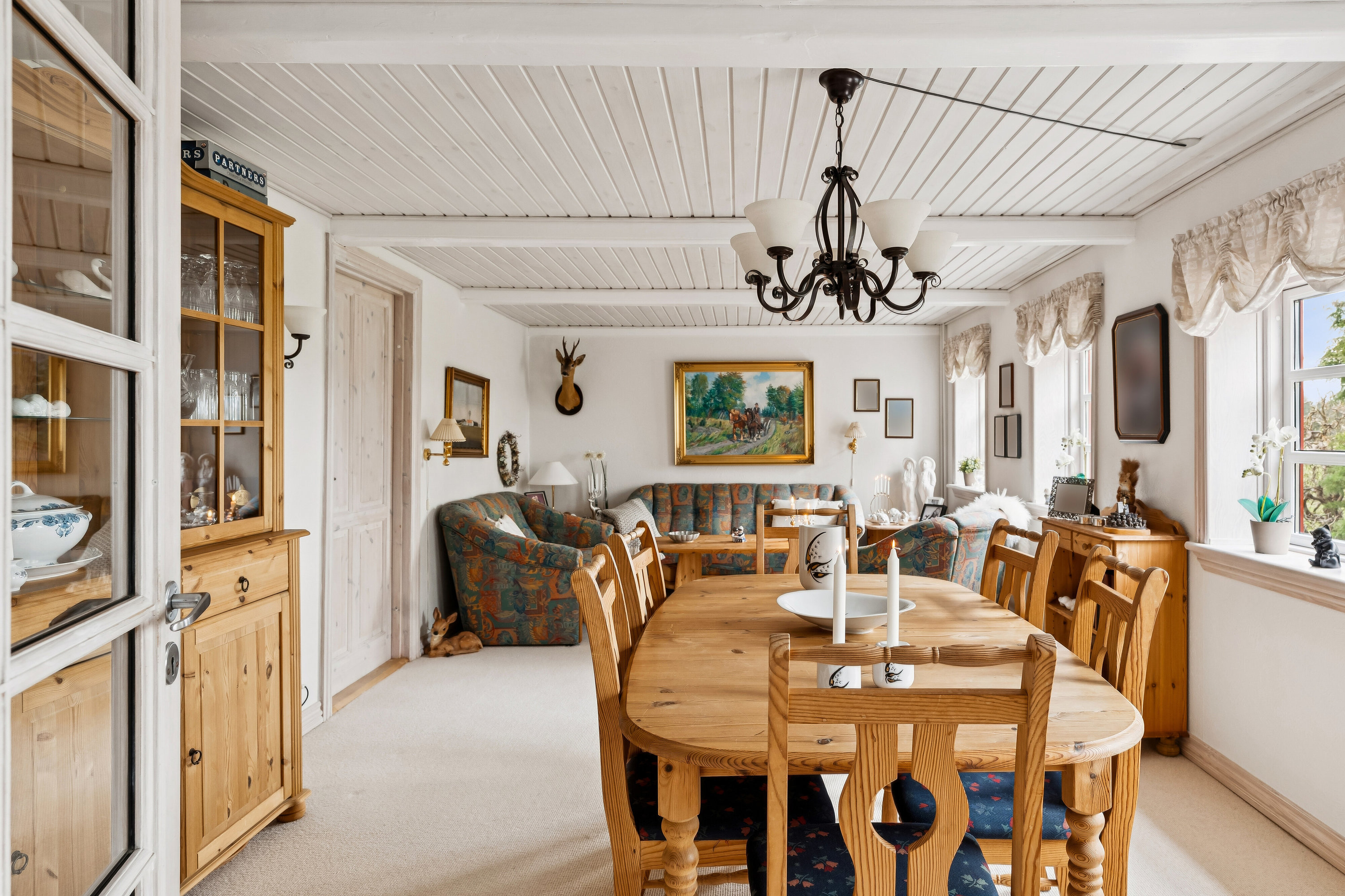 Fremhævet spisestue billede i fuldskærmstilstand. Billede af Løvlundvej 17, 7190 Billund