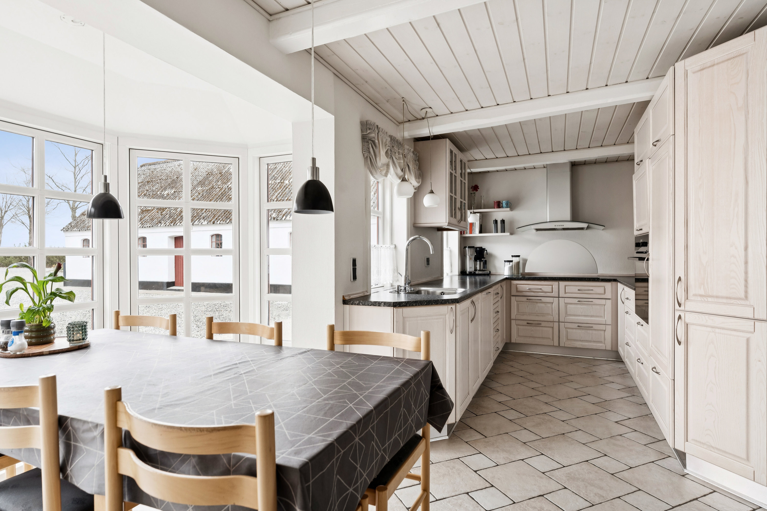 Fremhævet spisestue billede i fuldskærmstilstand. Billede af Løvlundvej 17, 7190 Billund