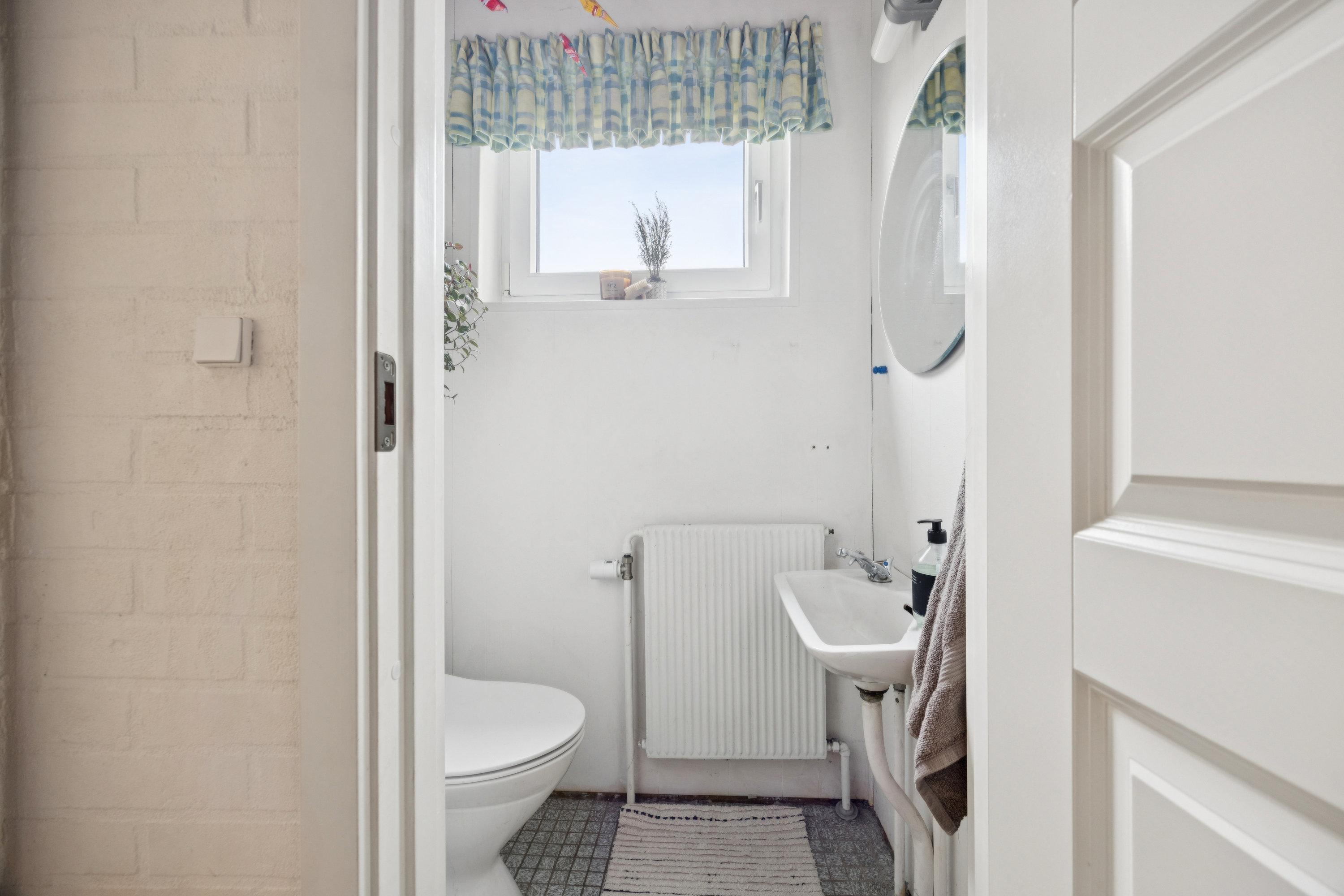 Fremhævet badeværelse billede i fuldskærmstilstand. Billede af Dalstrøget 9, 9240 Nibe