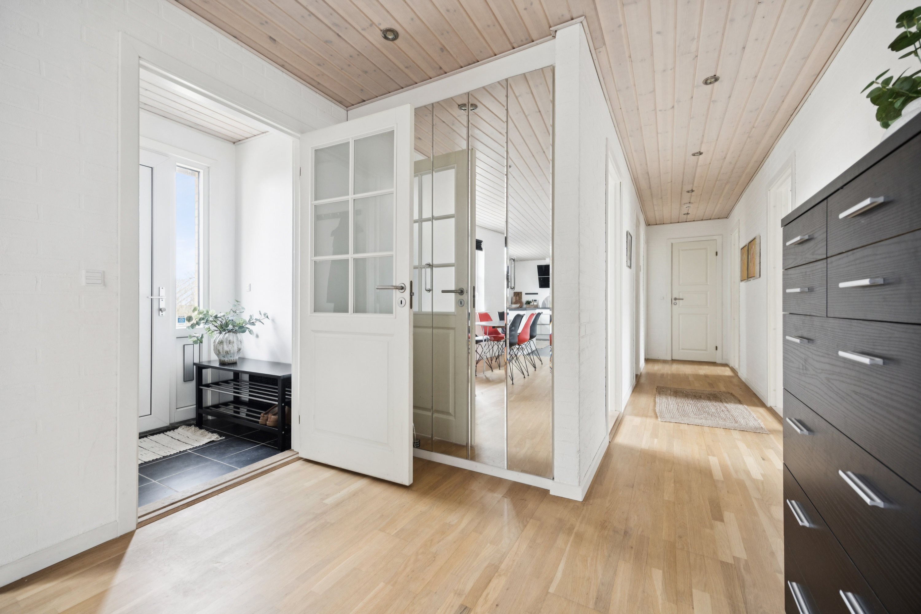 Fremhævet gang billede i fuldskærmstilstand. Billede af Dalstrøget 9, 9240 Nibe