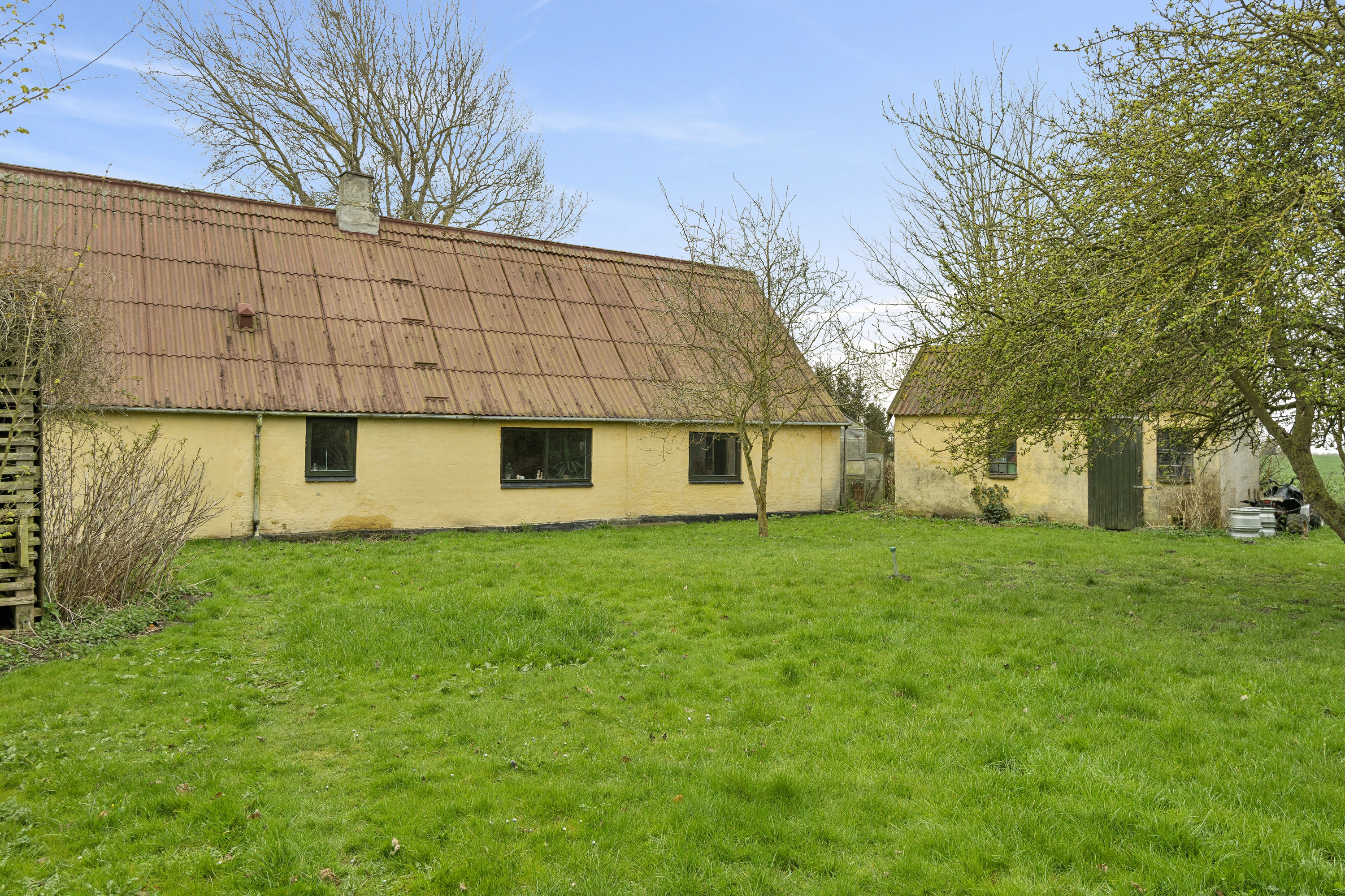 Fremhævet set fra haven billede i fuldskærmstilstand. Billede af Krænkerupvej 25, Havrebjerg, 4200 Slagelse