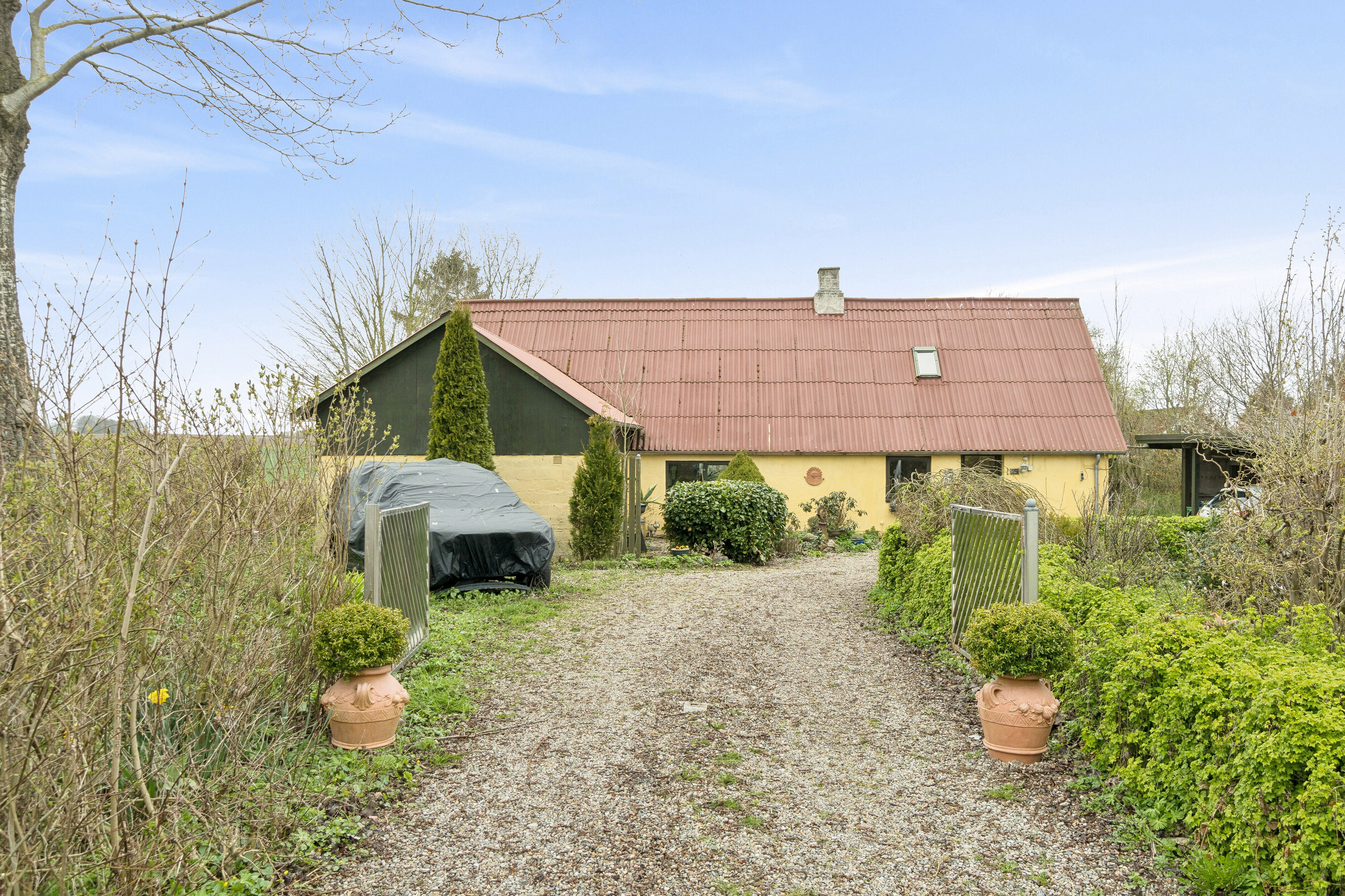 Fremhævet set fra vejen billede i fuldskærmstilstand. Billede af Krænkerupvej 25, Havrebjerg, 4200 Slagelse